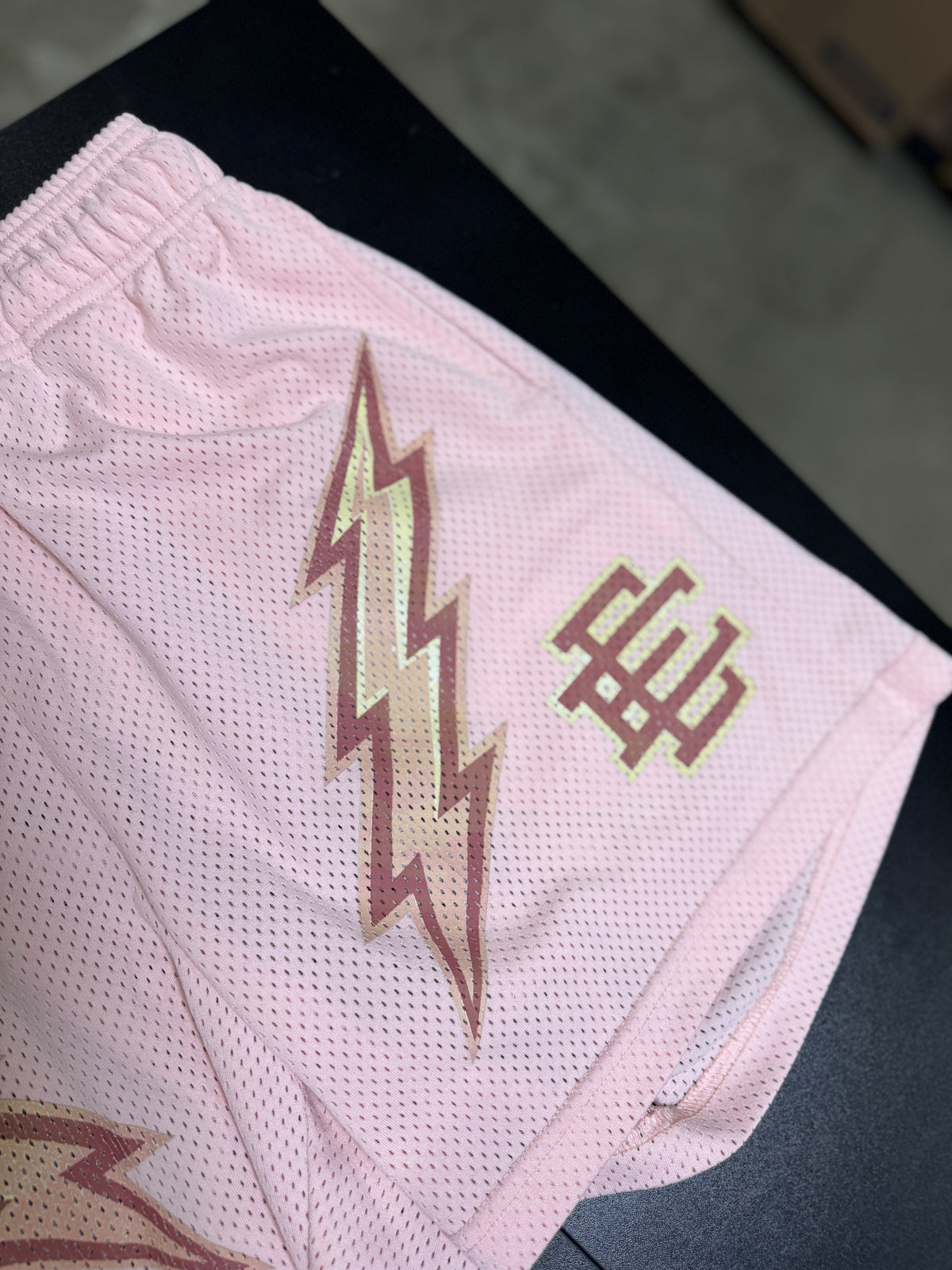 EE shorts (M)