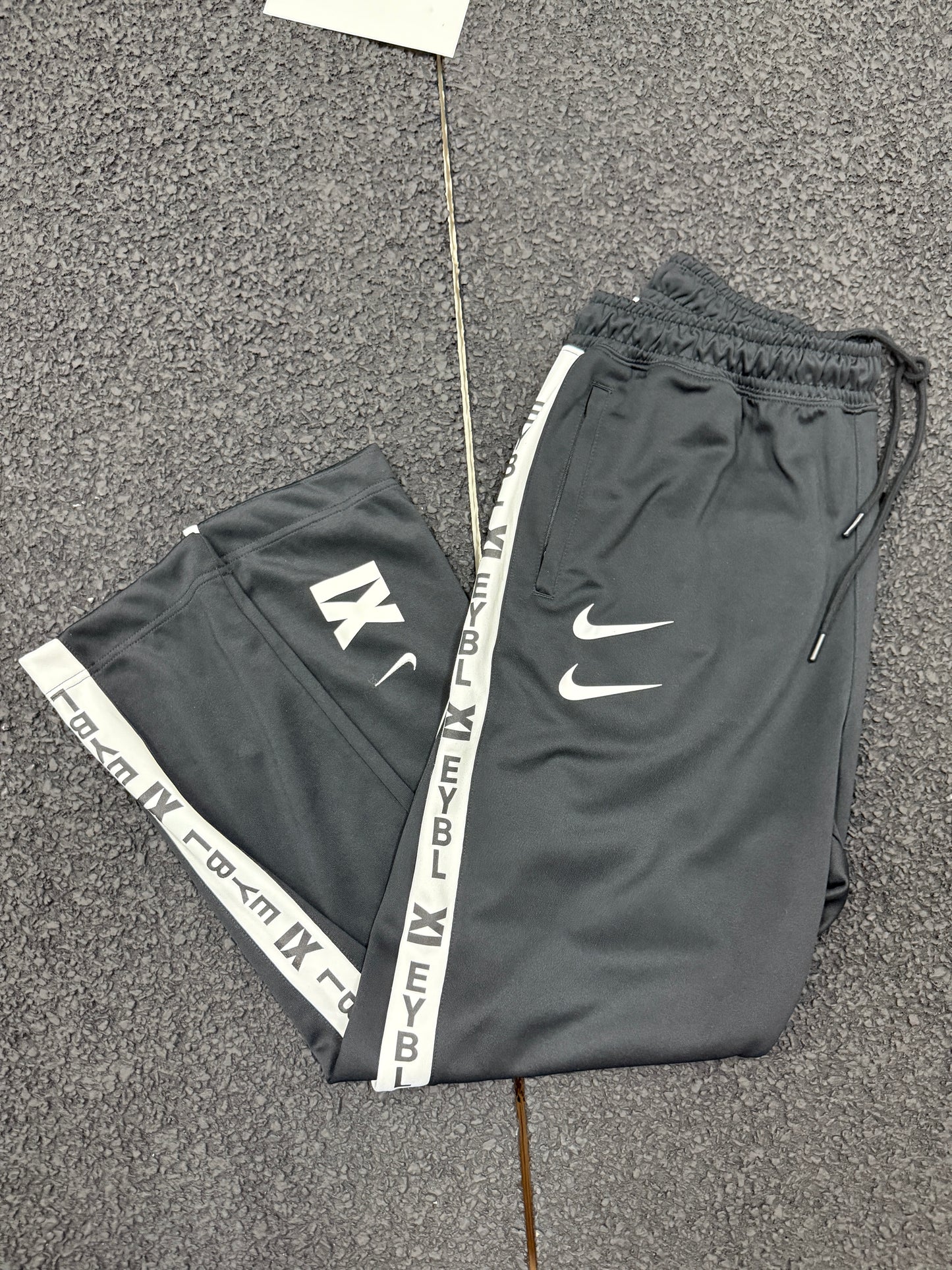 Eybl sweats (XL)