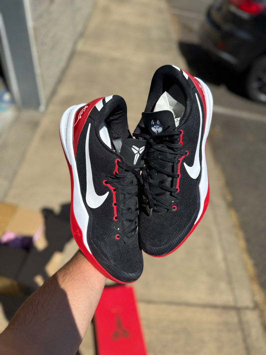 UCONN 8 PE (size 15)