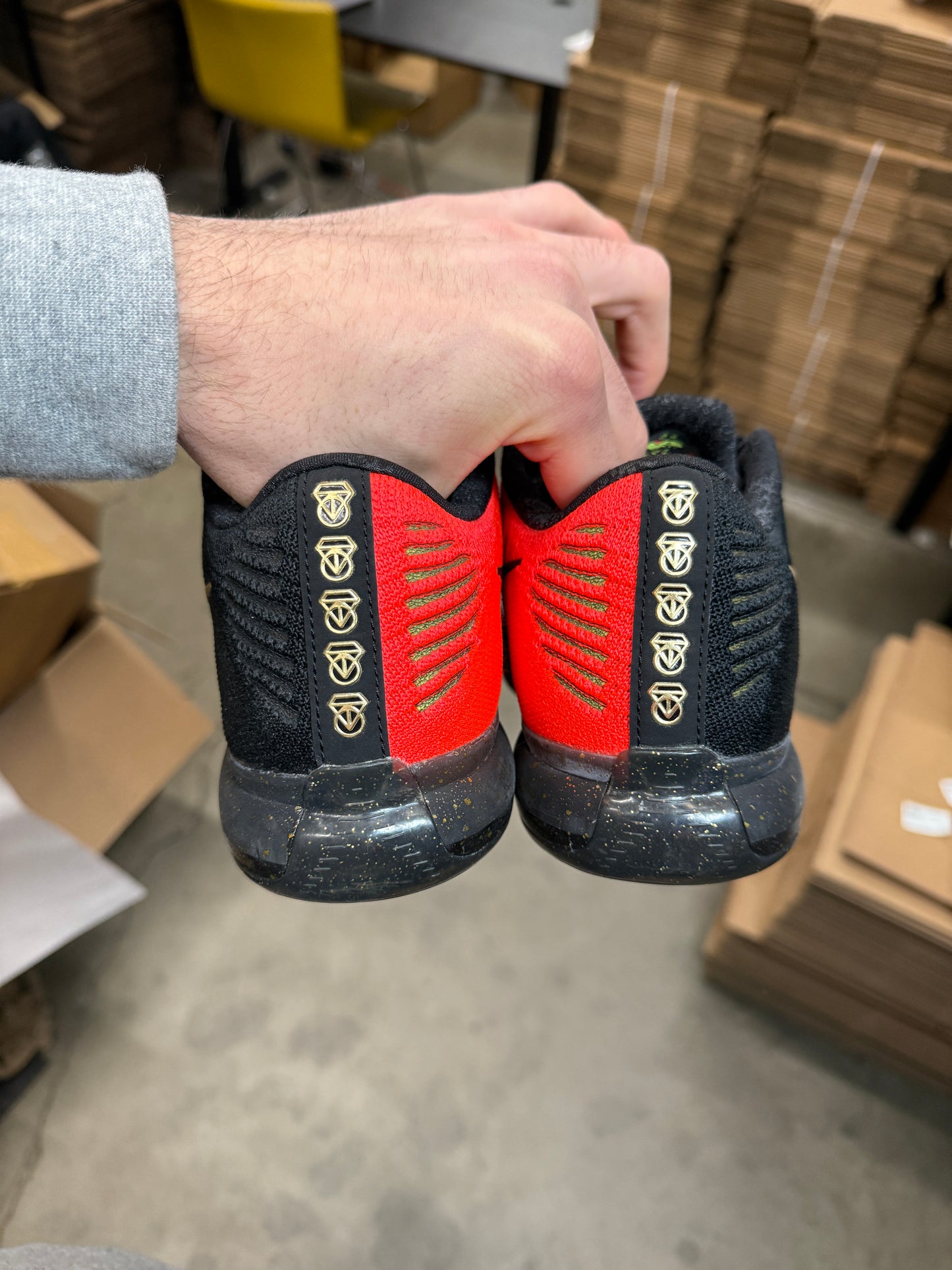 Kobe 10 Christmas (10)