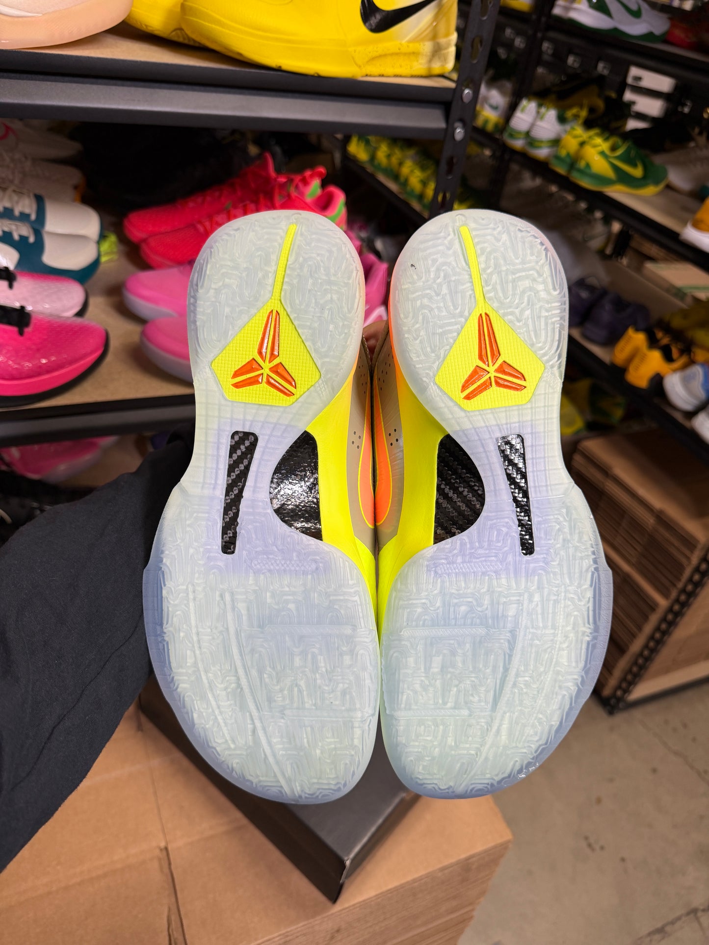 Kobe 5 Academy (11.5)