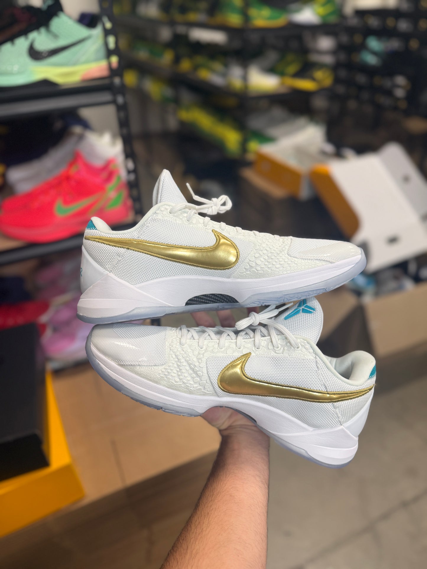 Kobe 5 Undefeated (13)