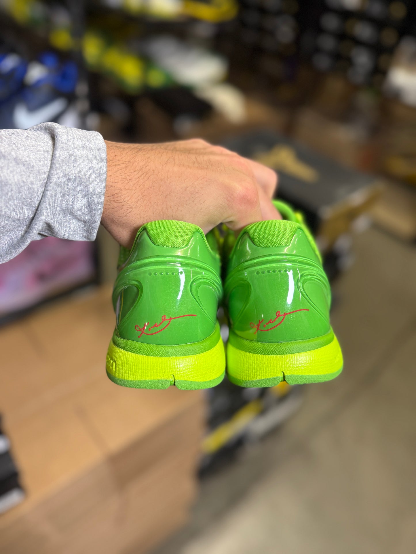 Kobe 6 Grinch (10)