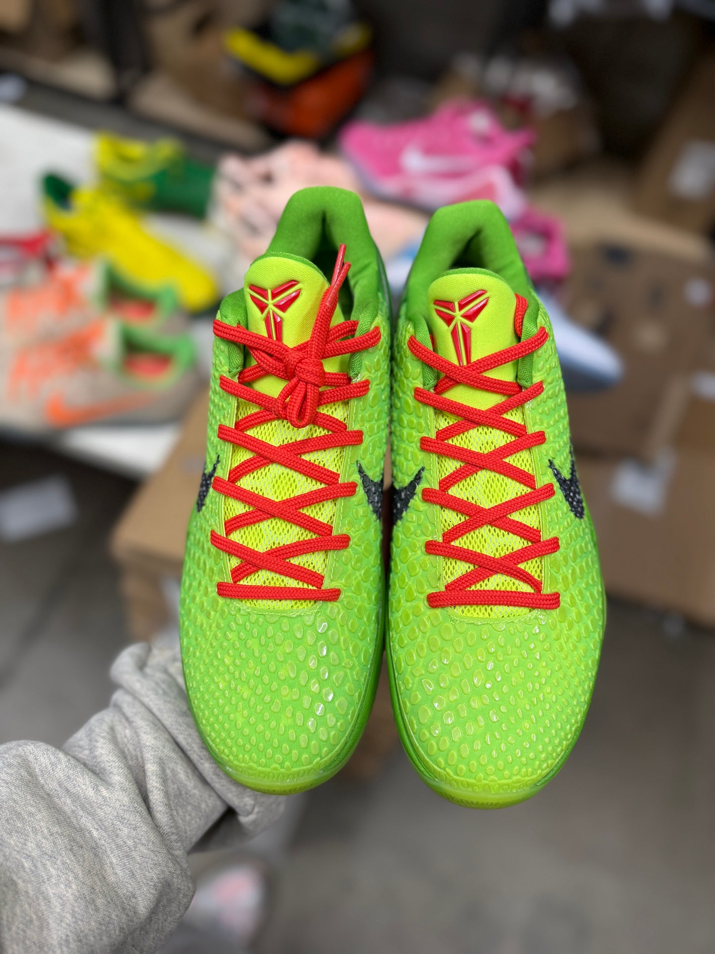 Kobe 6 Grinch (size 9.5)