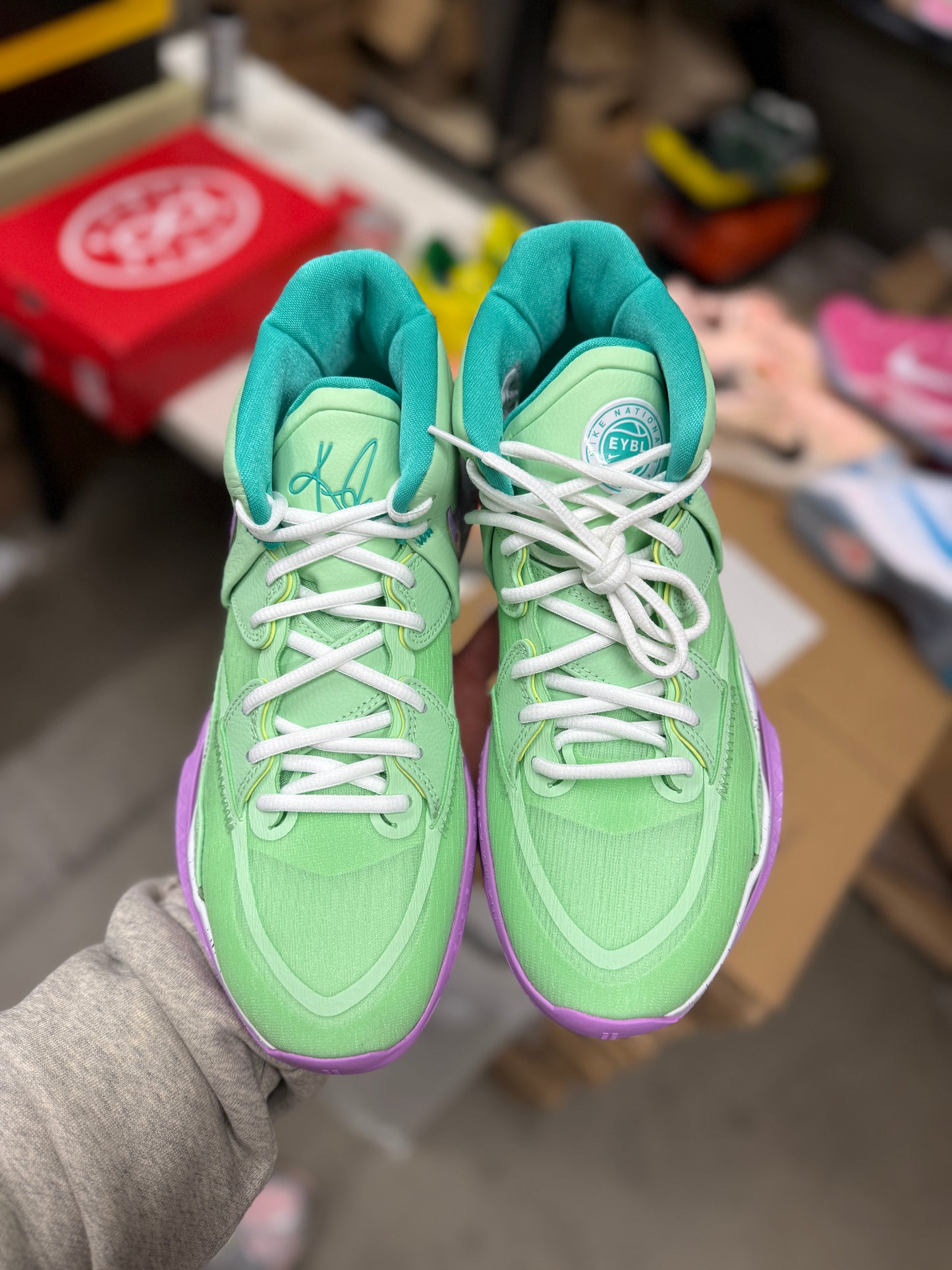 Kyrie Infinity Eybl