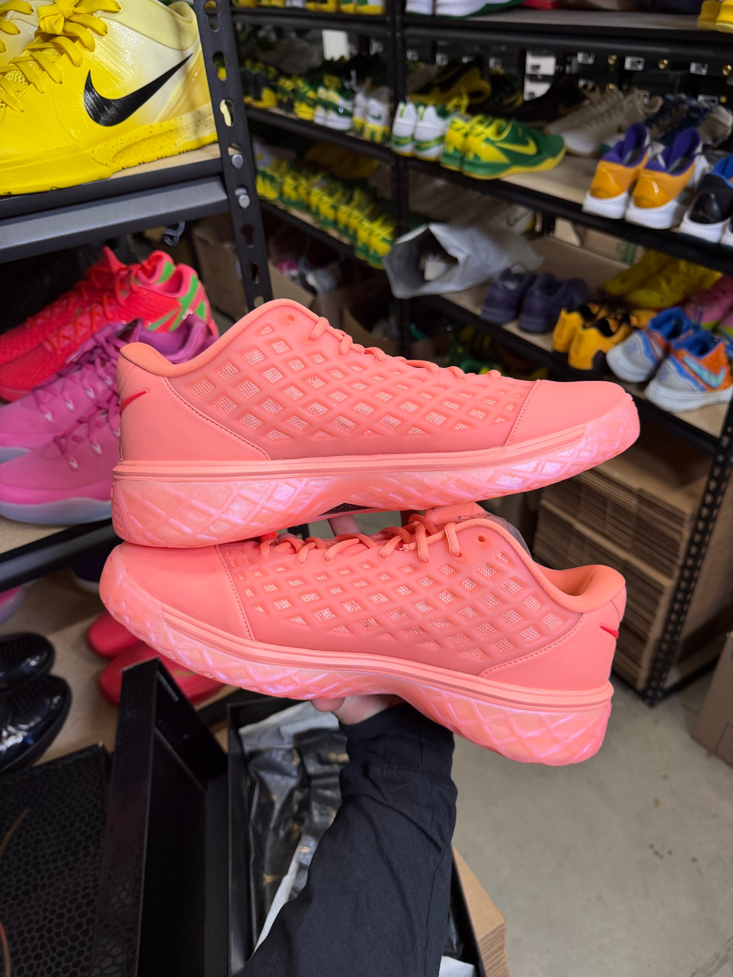 Kobe 3 Atomic Pink (12.5)