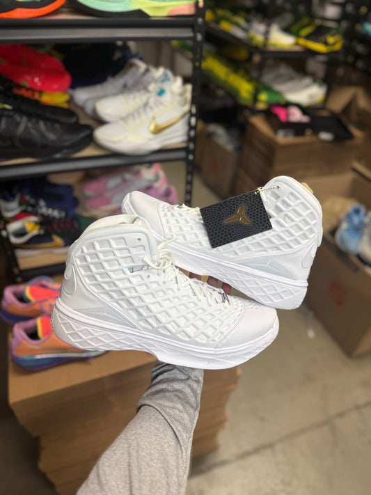 Kobe 3 Halo (13)