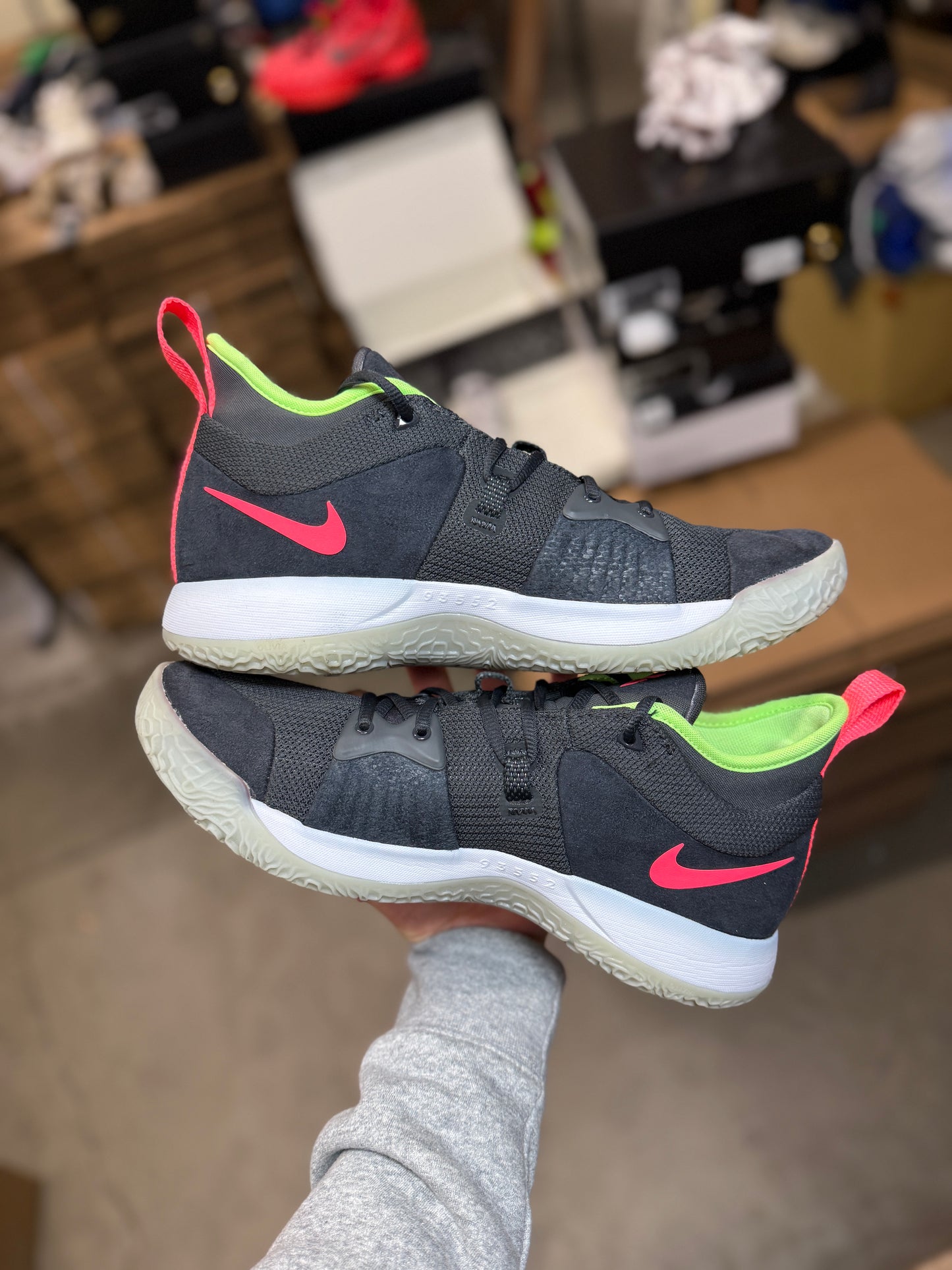 PG 2 Anthracite Hot Punch (11.5)