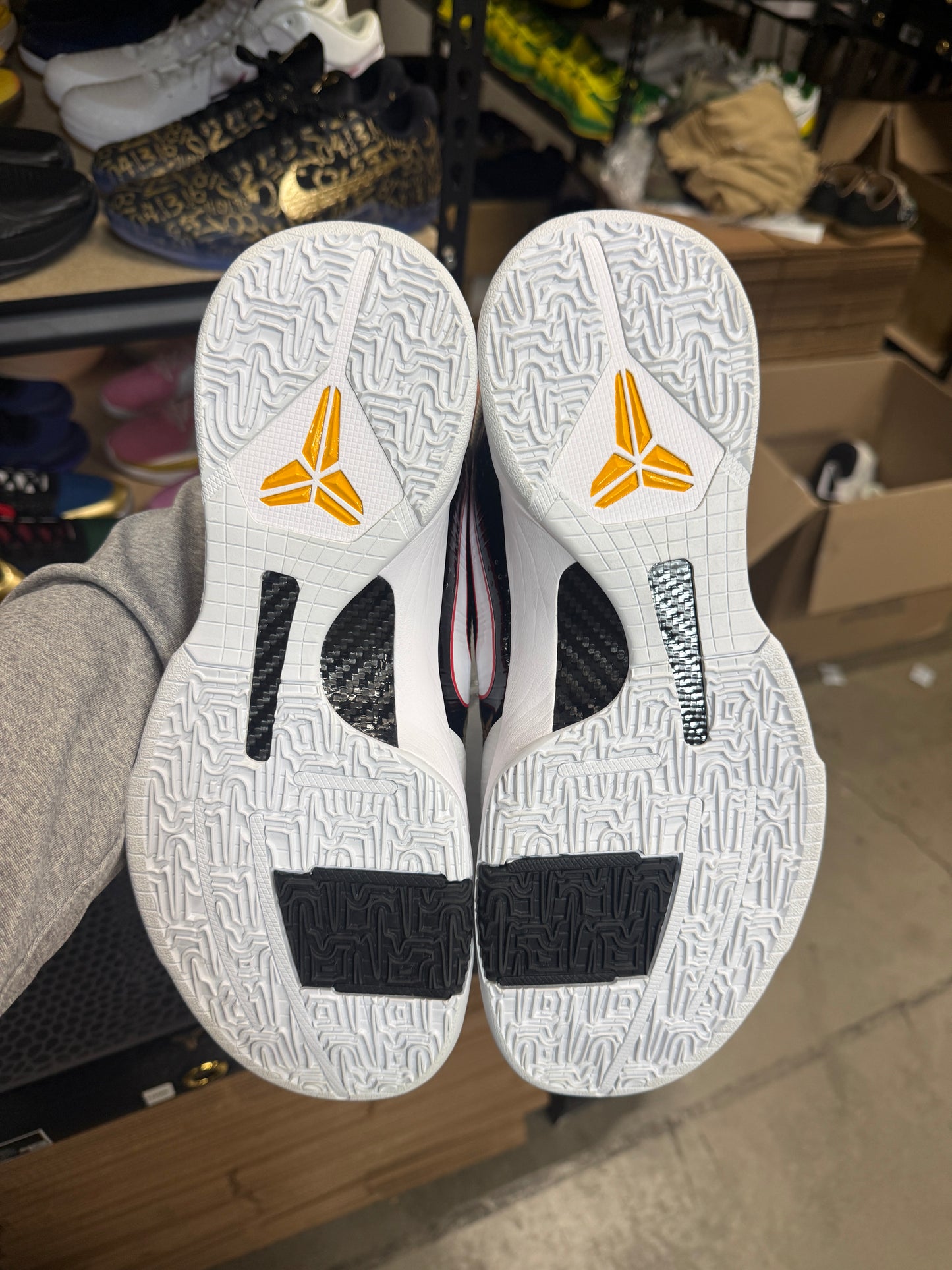 Kobe 5 Reverse Bruce Lee (11.5)