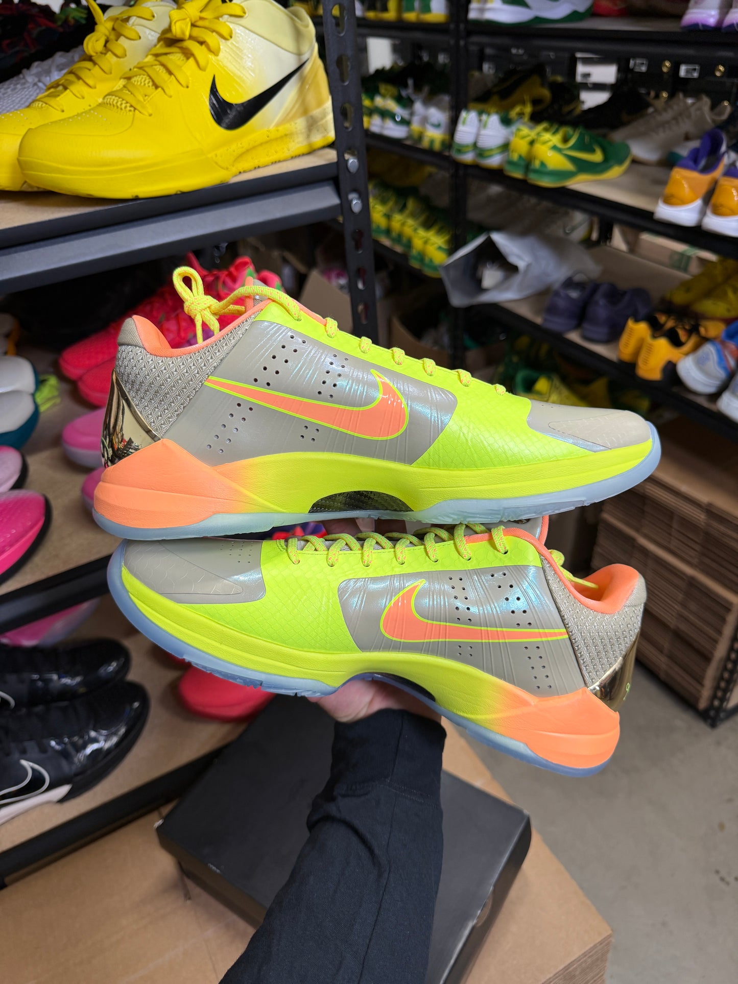 Kobe 5 Academy (11.5)