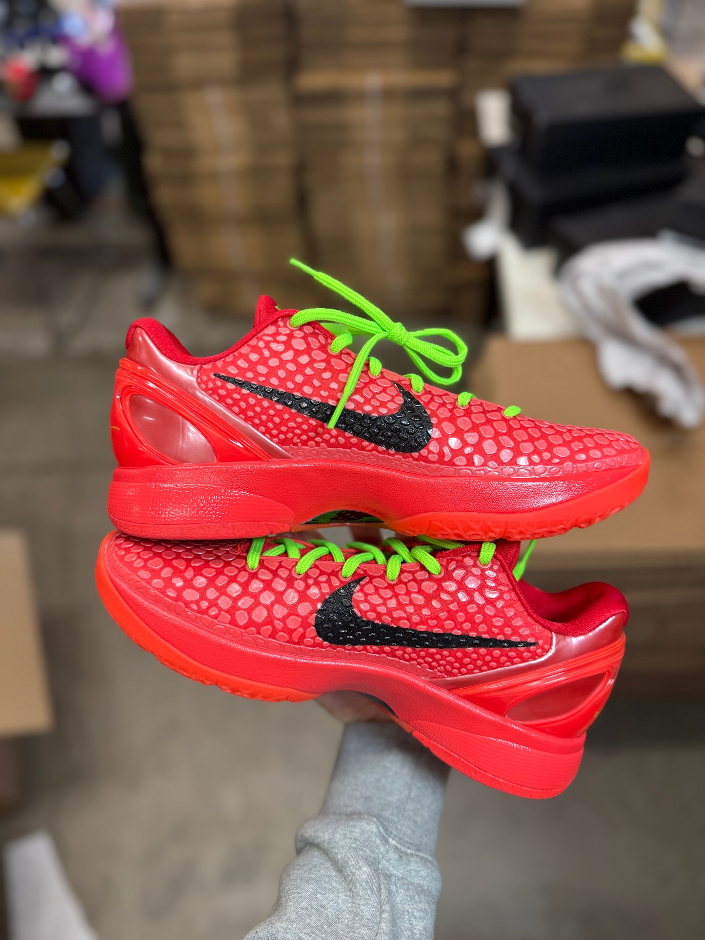 Kobe 6 Reverse Grinch (9)