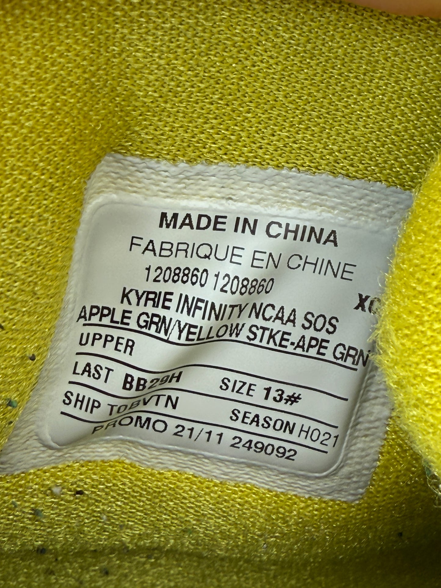 Kyrie Oregon PE (size 13)