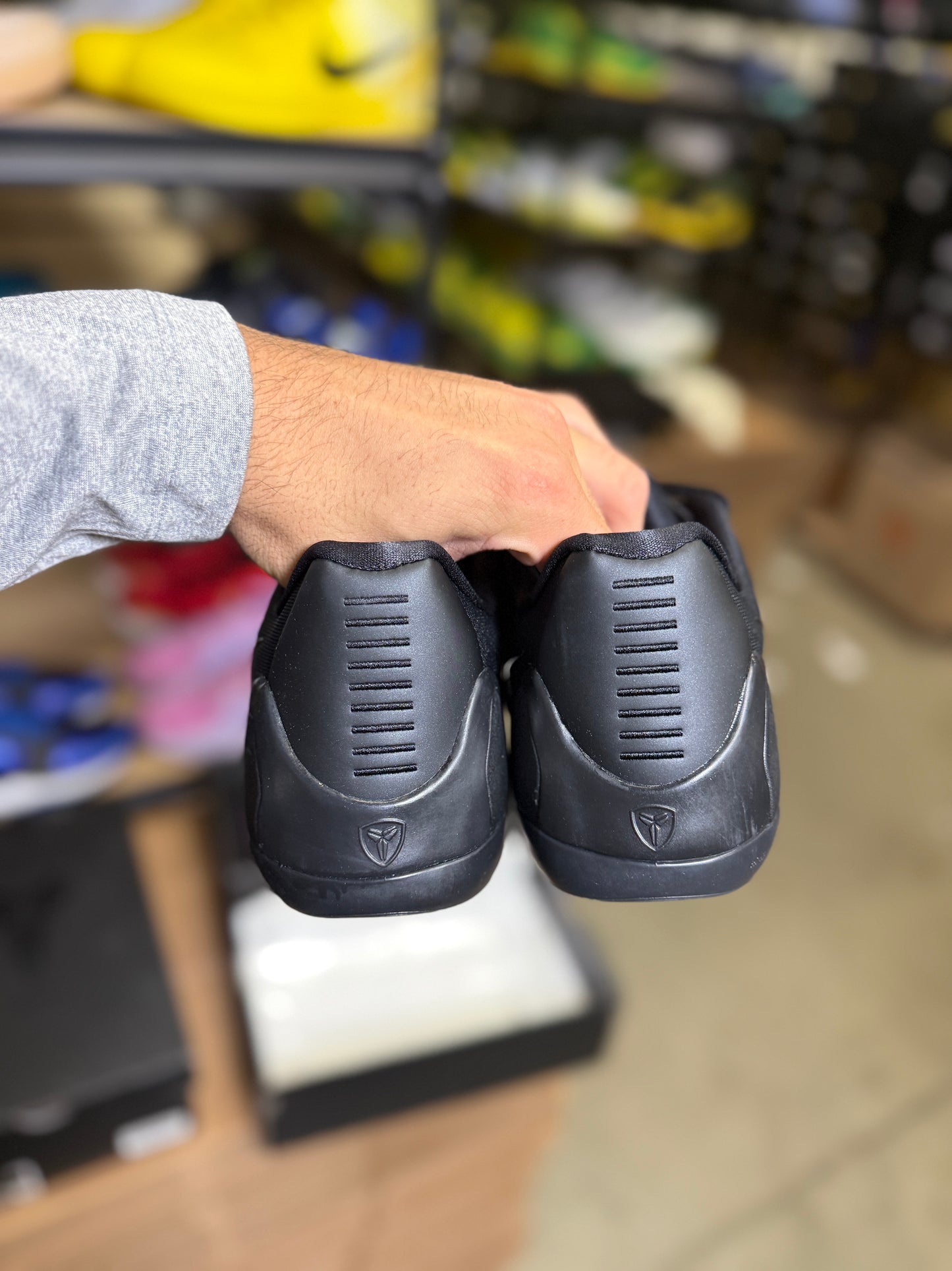 Kobe 9 Blackout Tb (10)