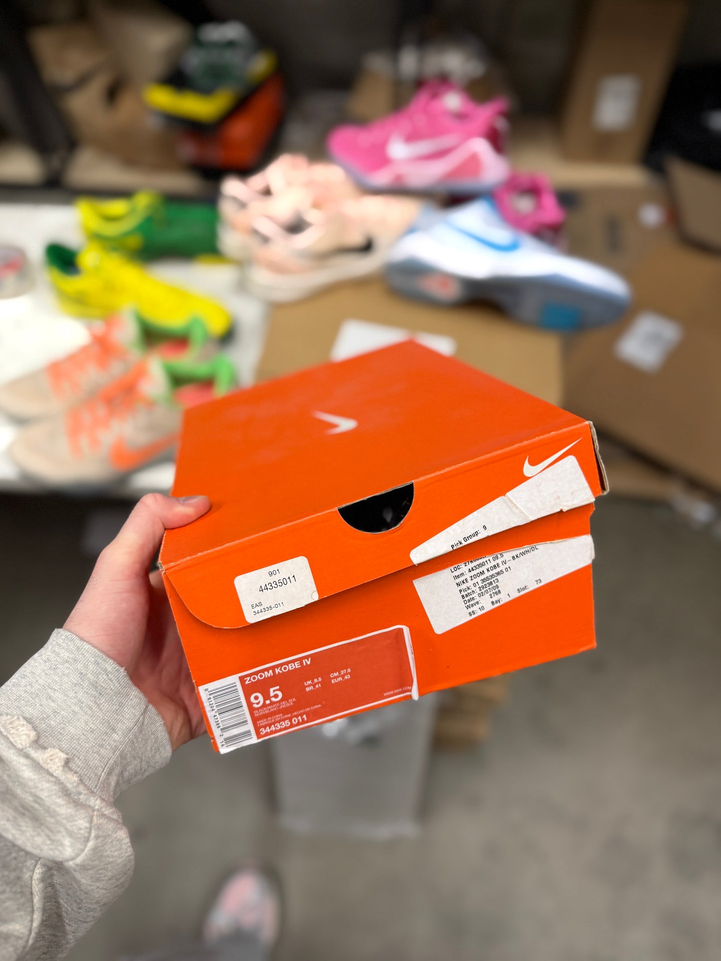 Kobe 4 Del sol (size 9.5)