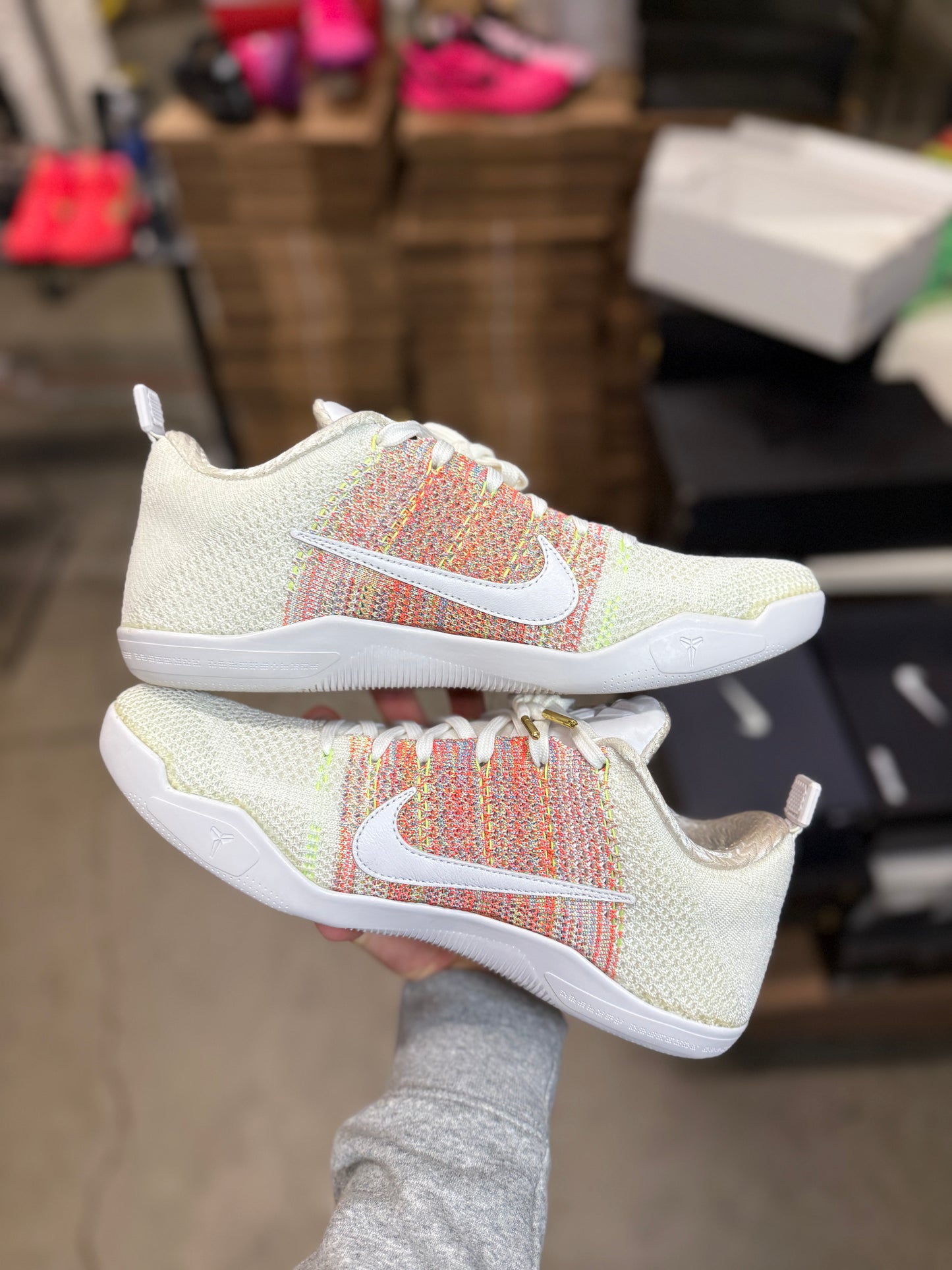 Kobe 11 White horse 4KB