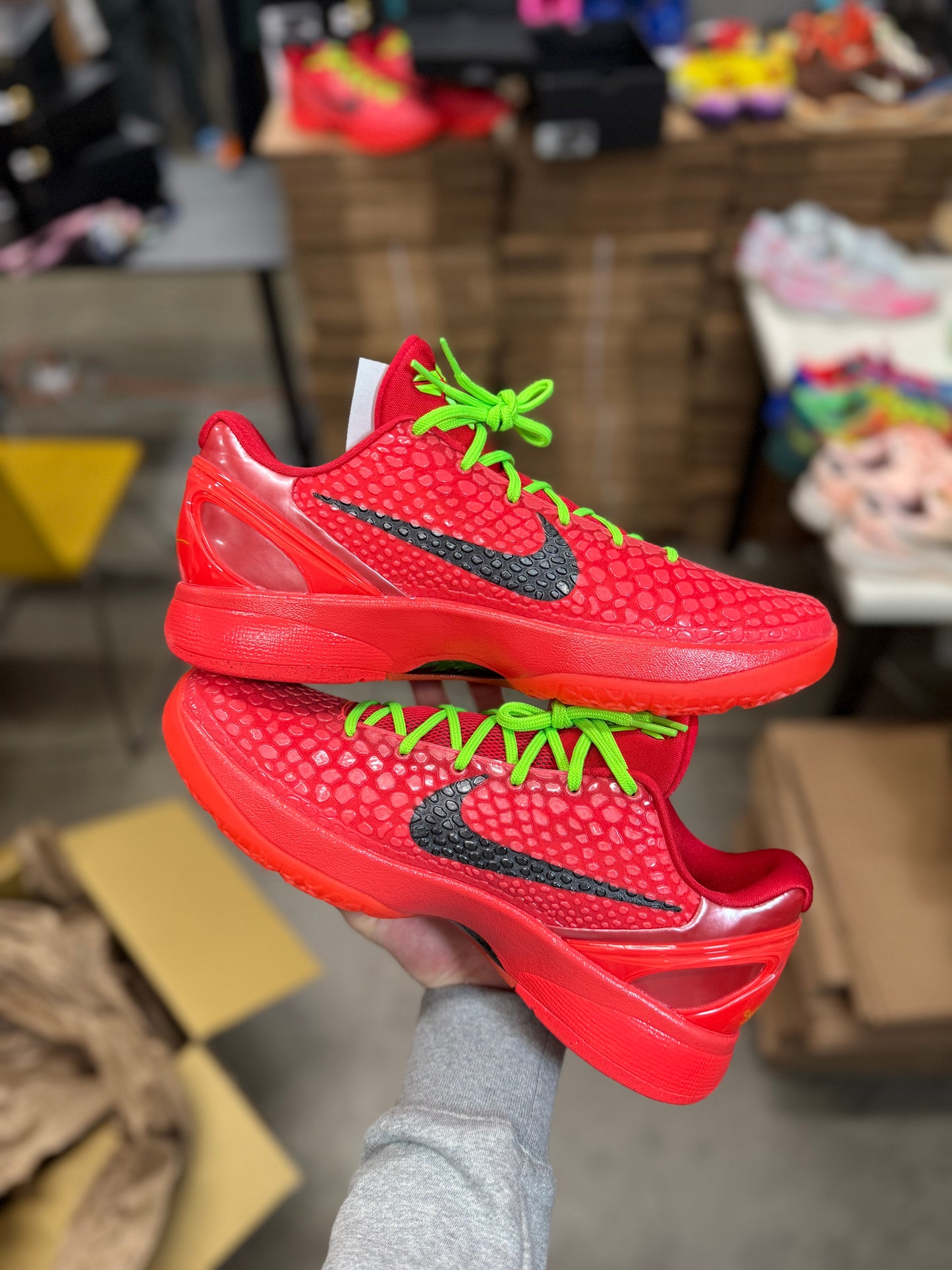 Kobe 6 Reverse Grinch (11,14,16)