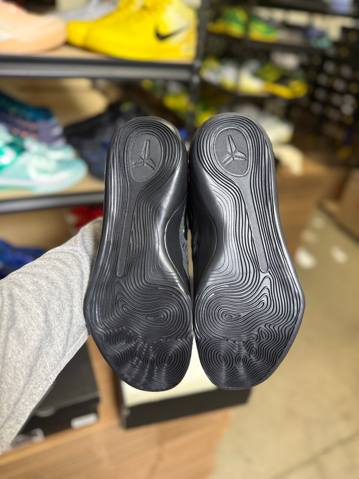 Kobe 9 Blackout Tb (10)