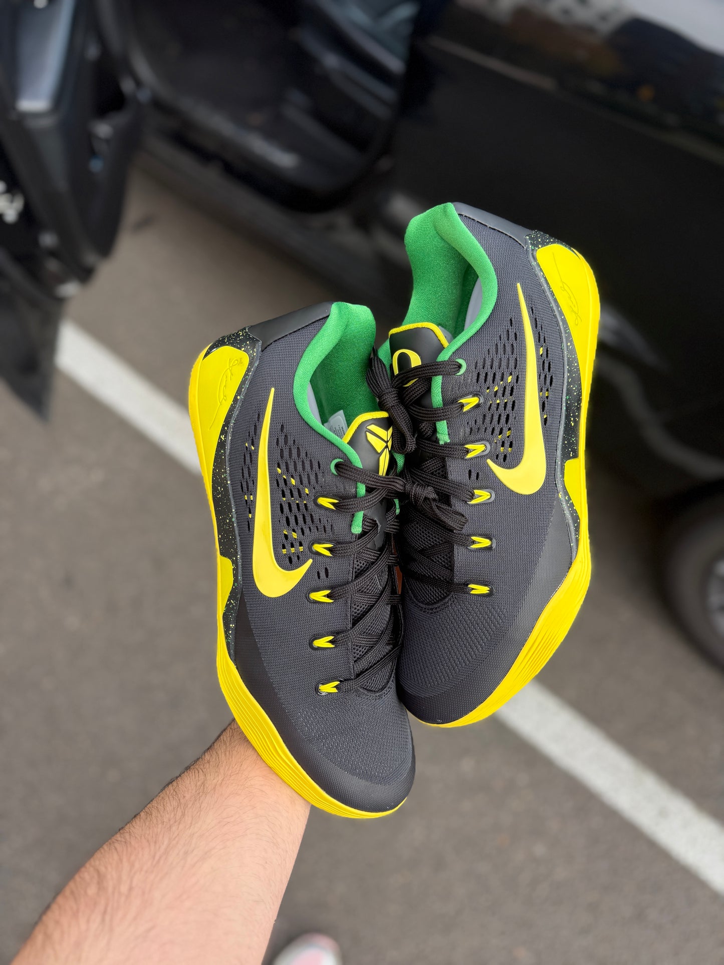 Kobe 9 Oregon PE (size 14)