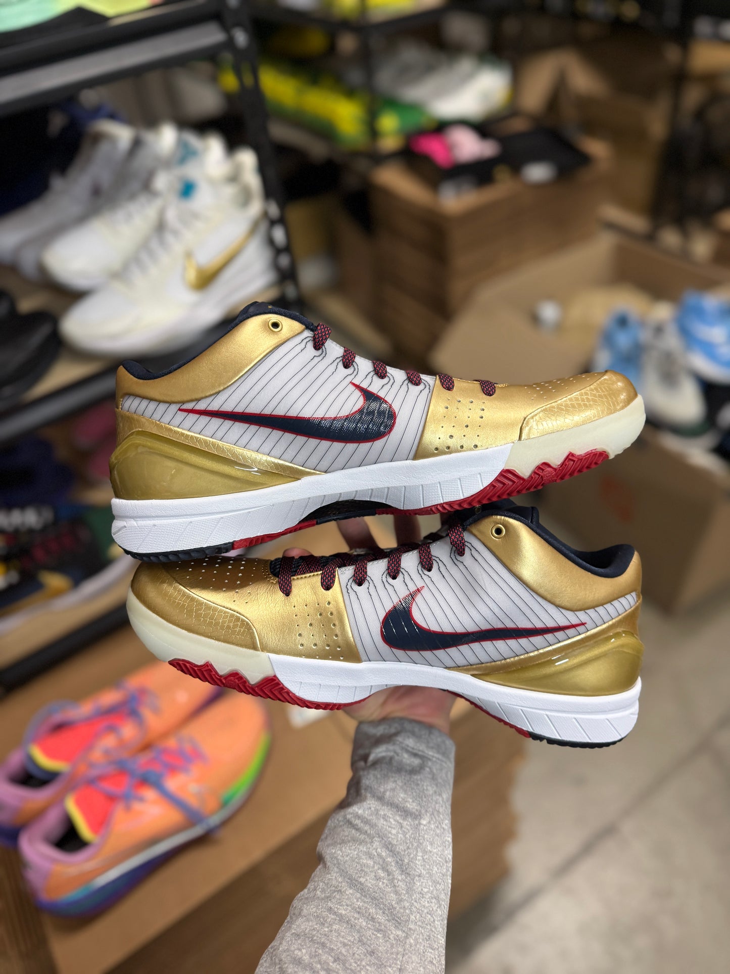 Kobe 4 Gold Medal (13)