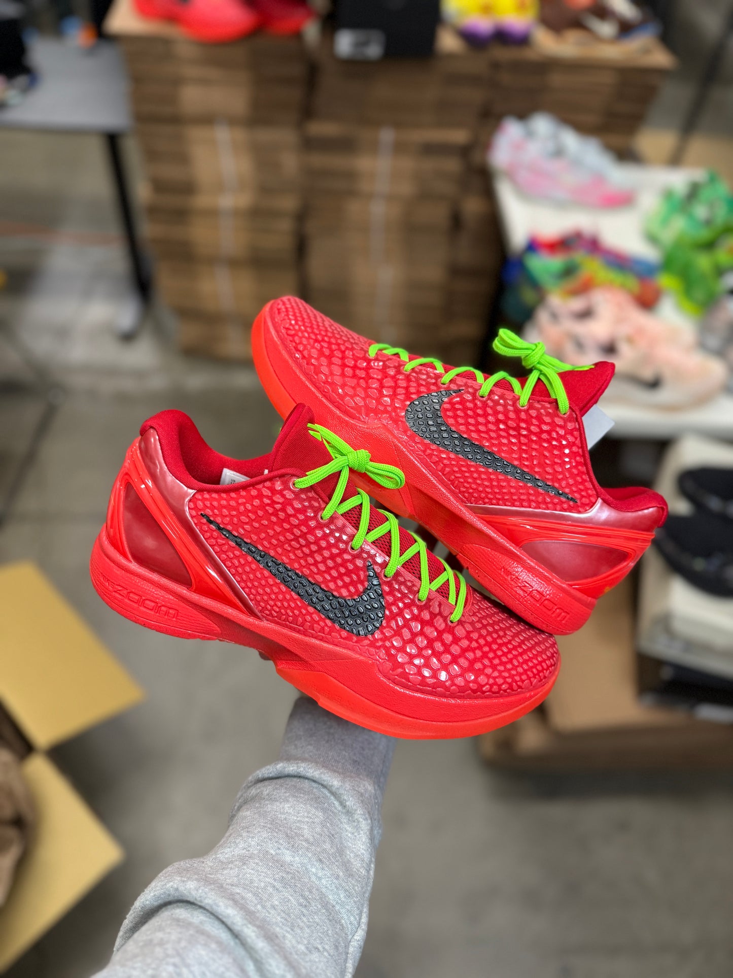 Kobe 6 Reverse Grinch (11,14,16)