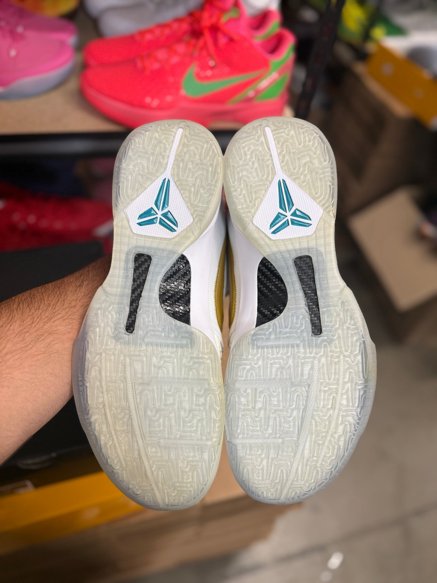 Kobe 5 Undefeated (13)