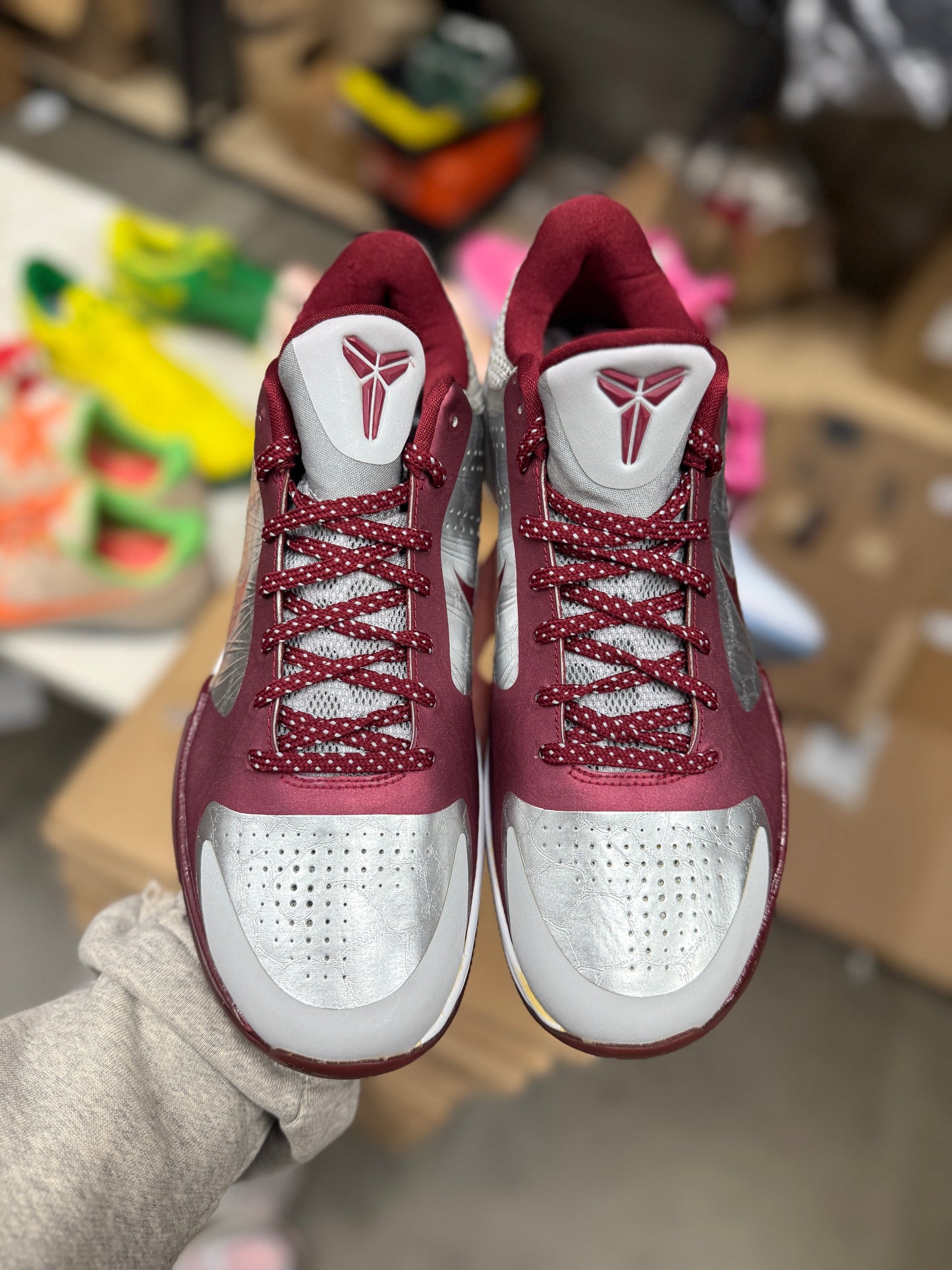 Kobe 5 Aces Away (size 9.5)