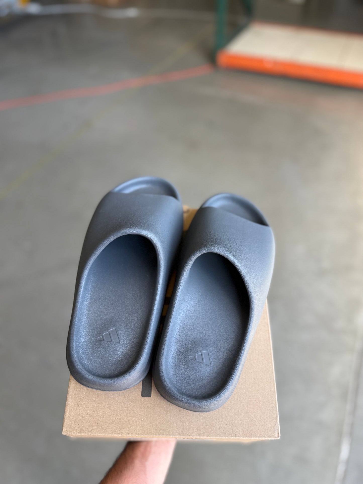 Granit Yzy slide (size 9)