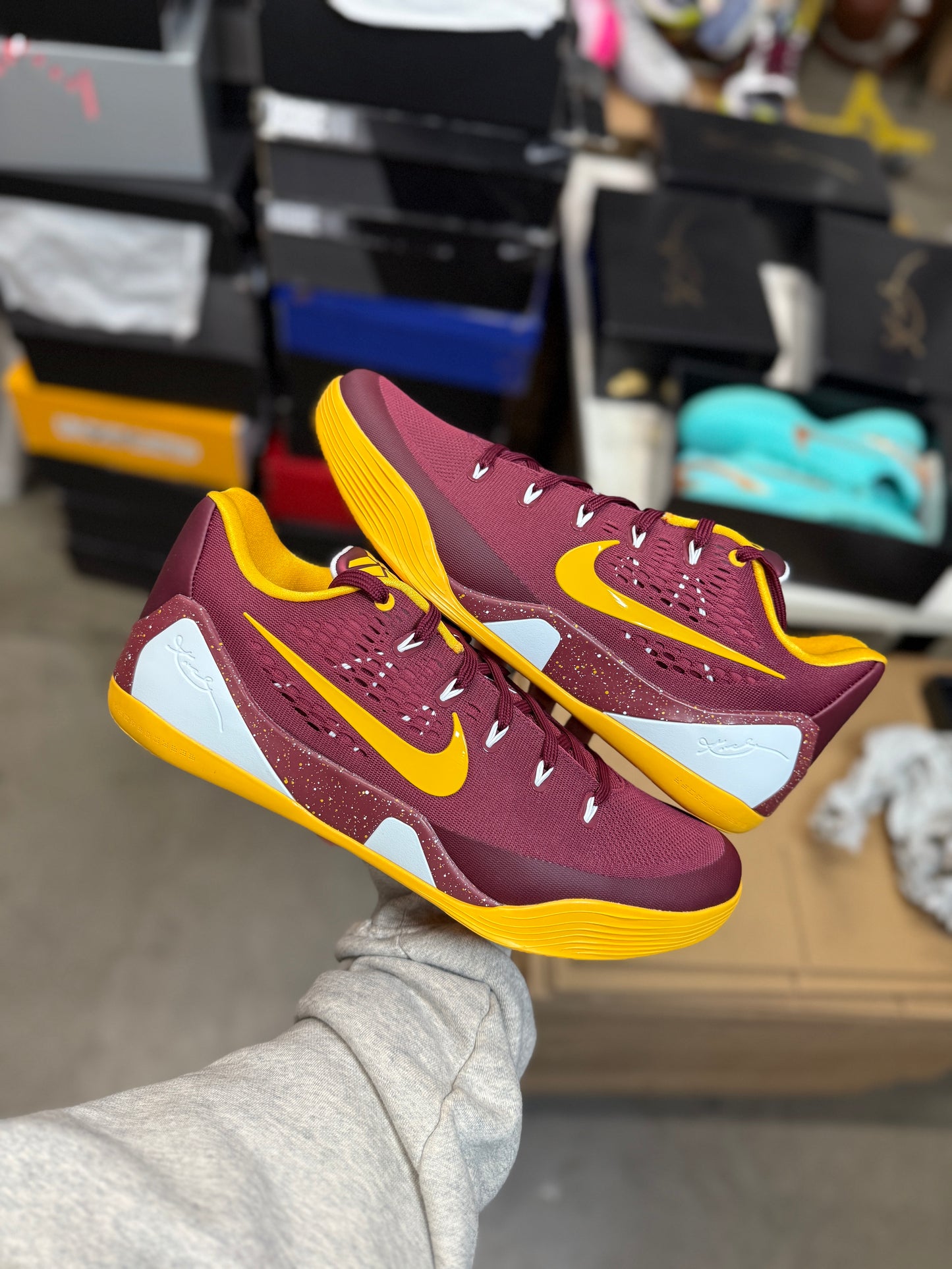 Kobe 9 USC PE (13.5)