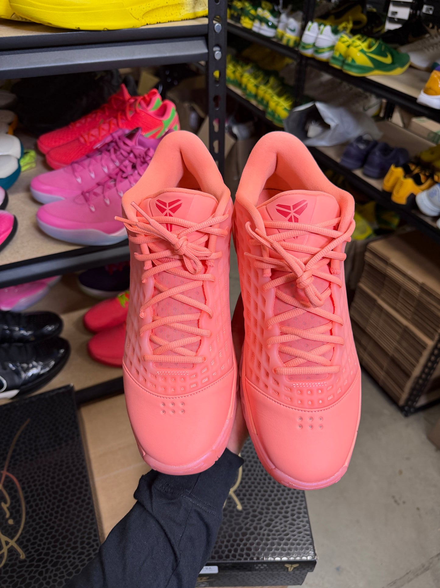 Kobe 3 Atomic Pink (12.5)