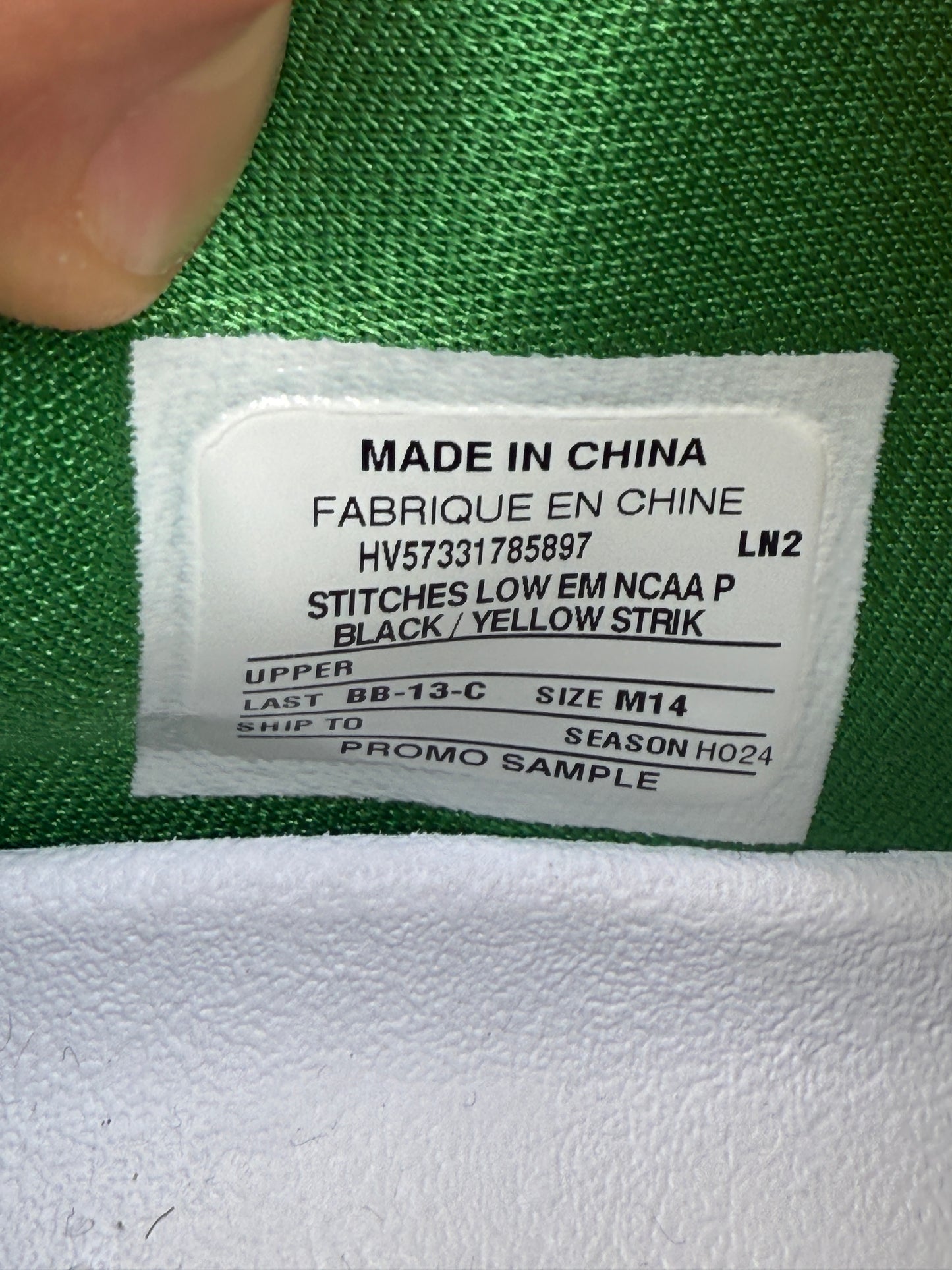 Kobe 9 Oregon PE (size 14)