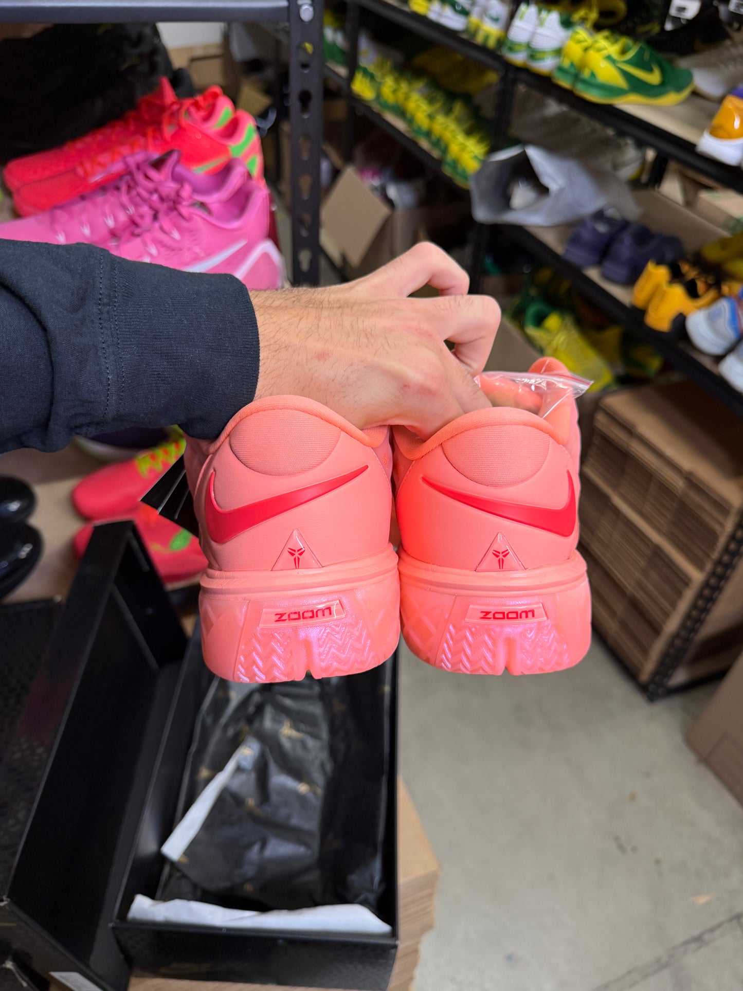 Kobe 3 Atomic Pink (12.5)