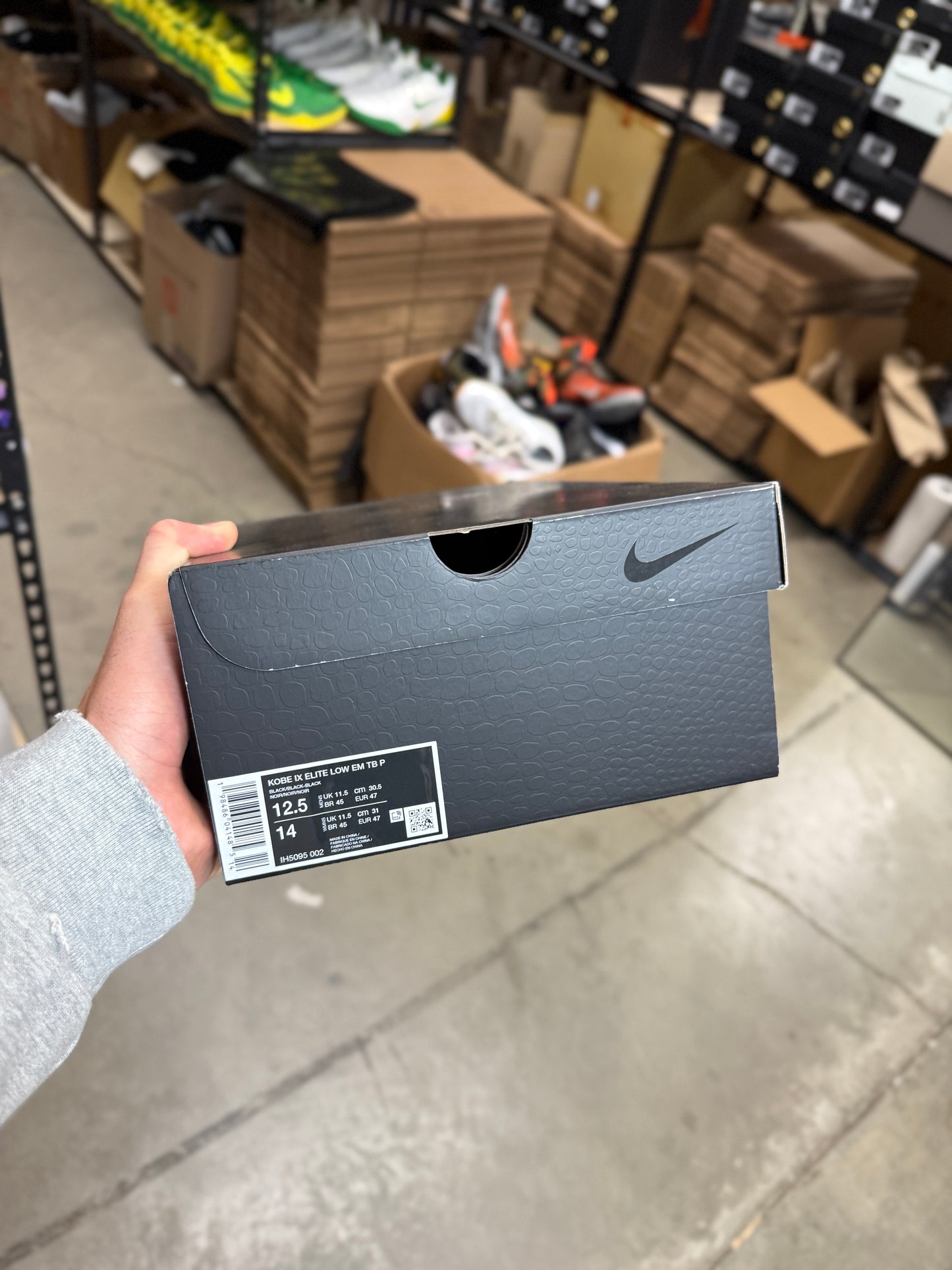 Kobe 9 Blackout TB (12.5)