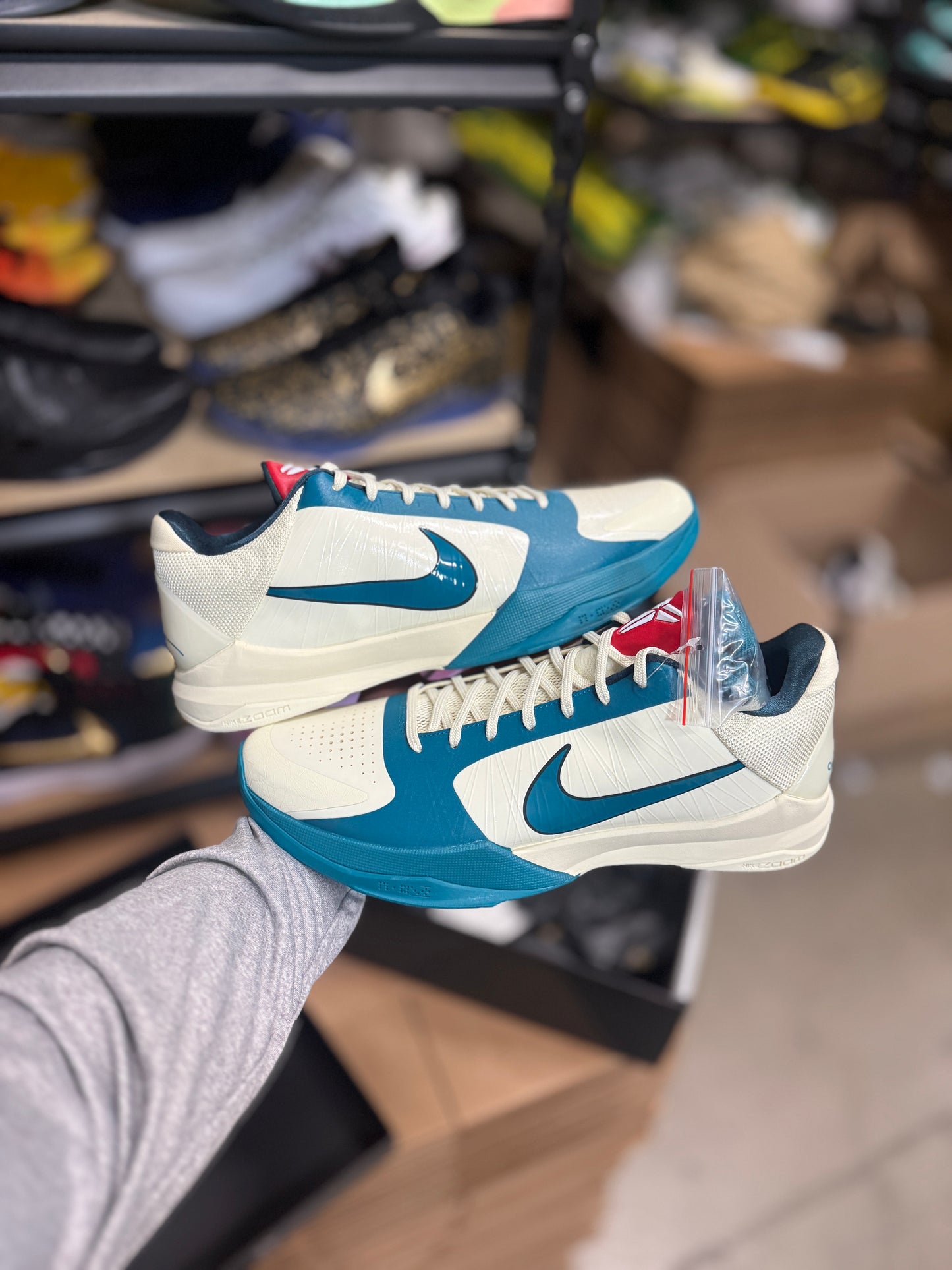 Kobe 5 Caitlin Clark (12,14)