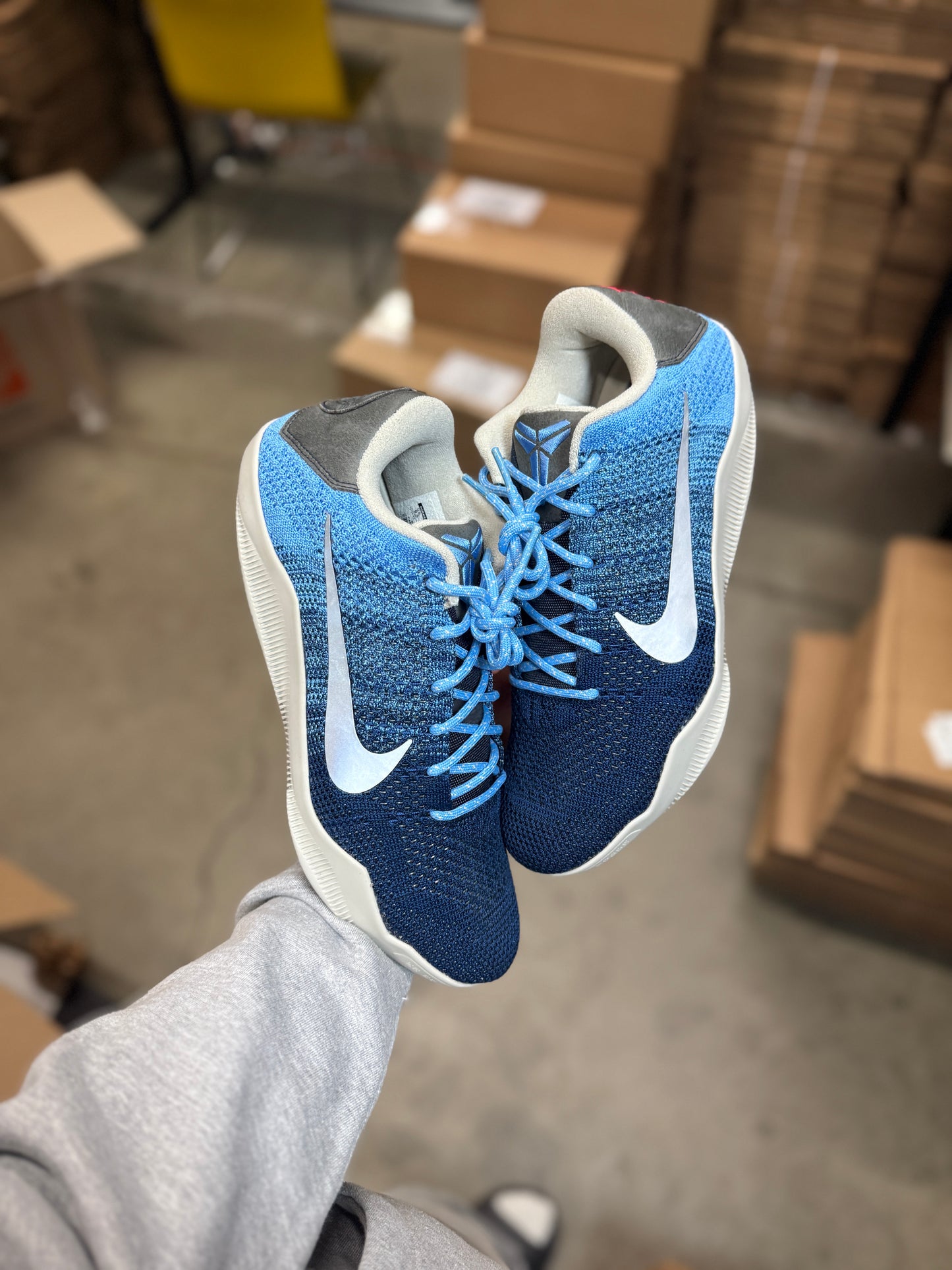 Kobe 11 Brave Blue (9.5)