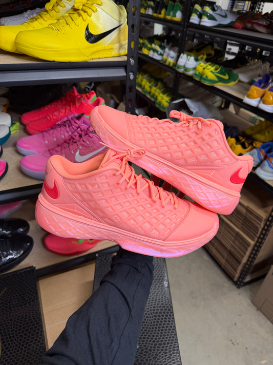 Kobe 3 Atomic Pink (12.5)