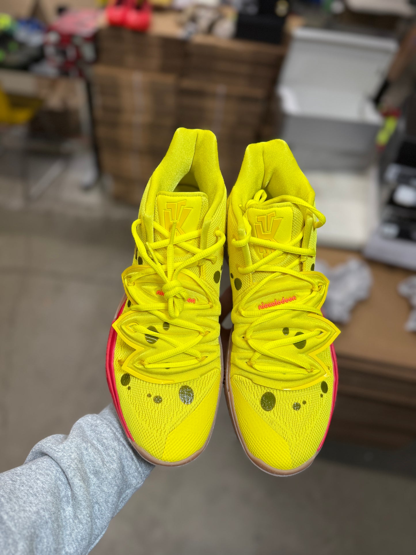 Kyrie SpongeBob (11.5)