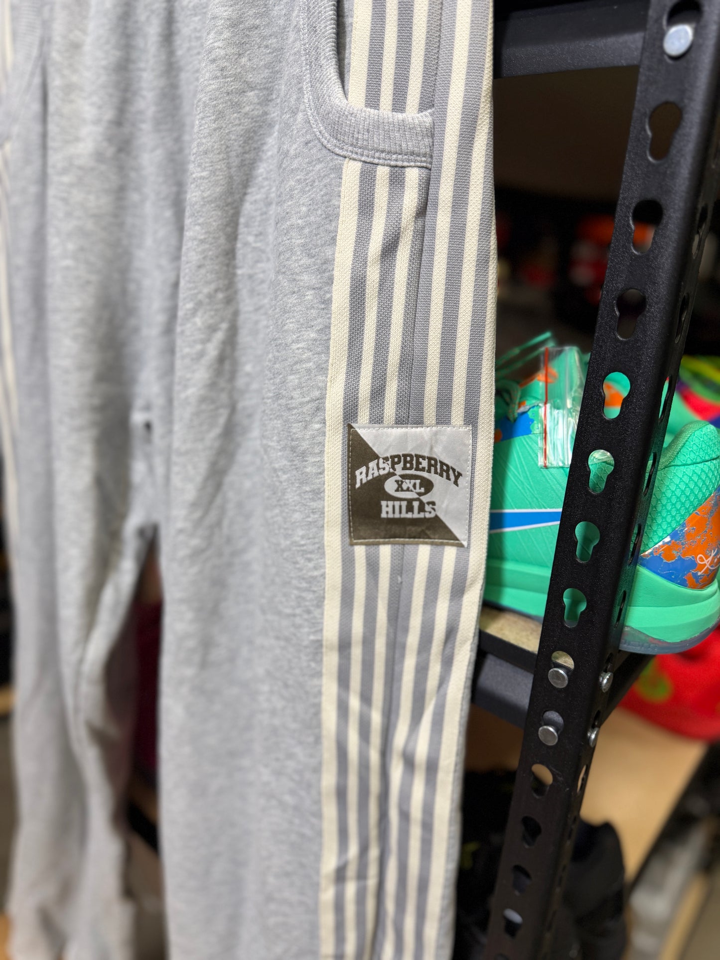 Gv Rasberry sweats