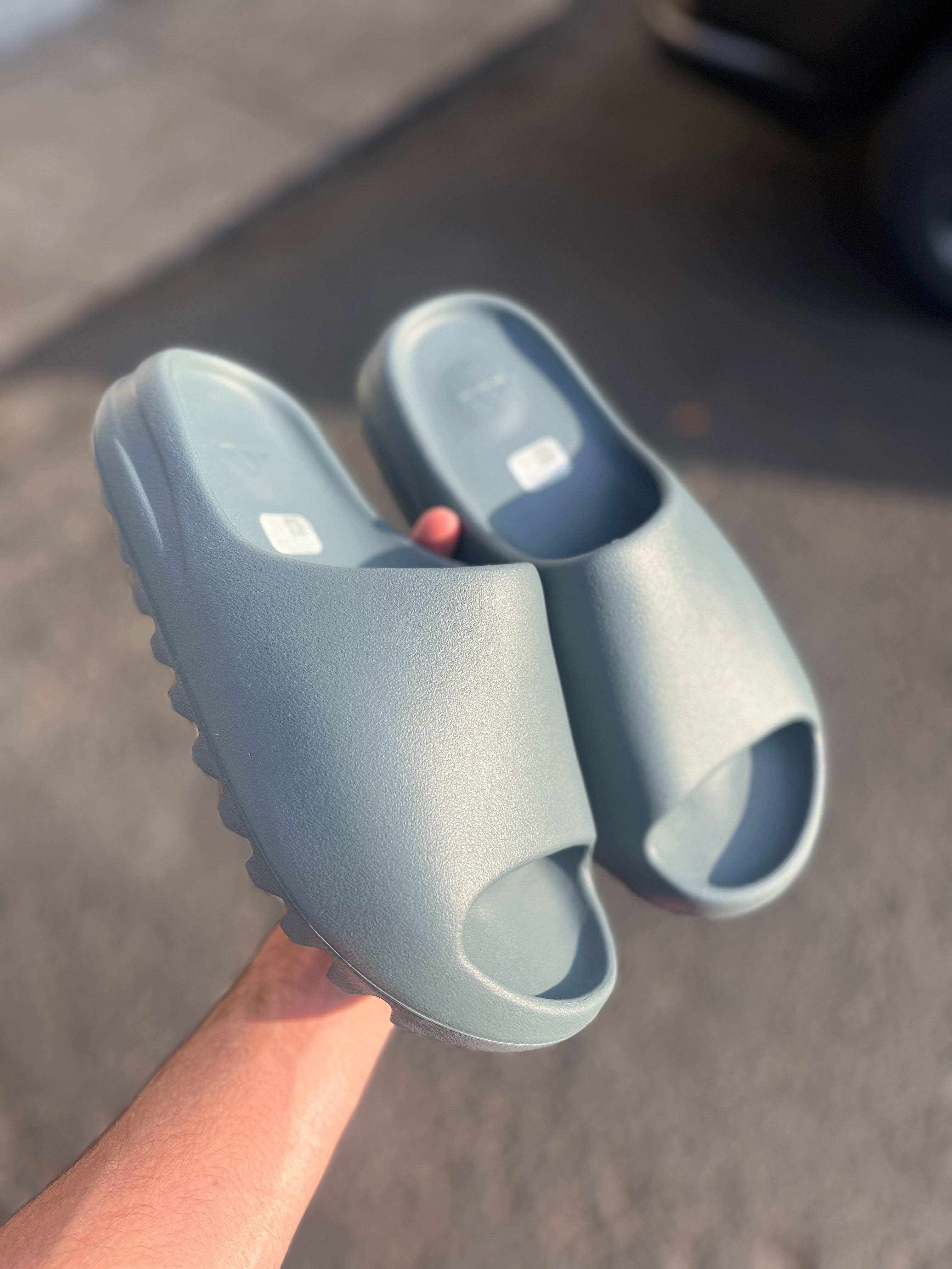 靴 Masahiroro YEEZY Slide Slate Marine YEEZY SLIDE SLATE MARINE On Feet/Review - YouTube