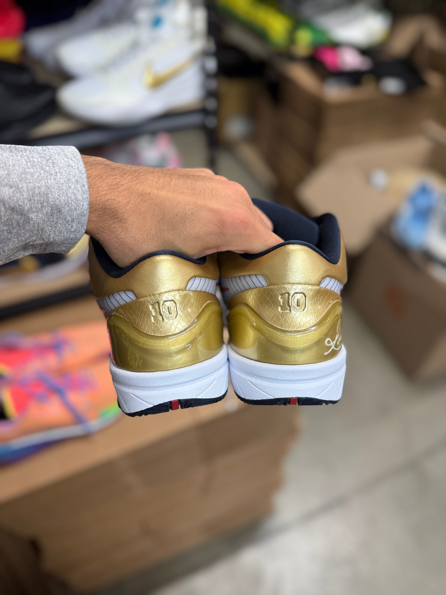 Kobe 4 Gold Medal (13)