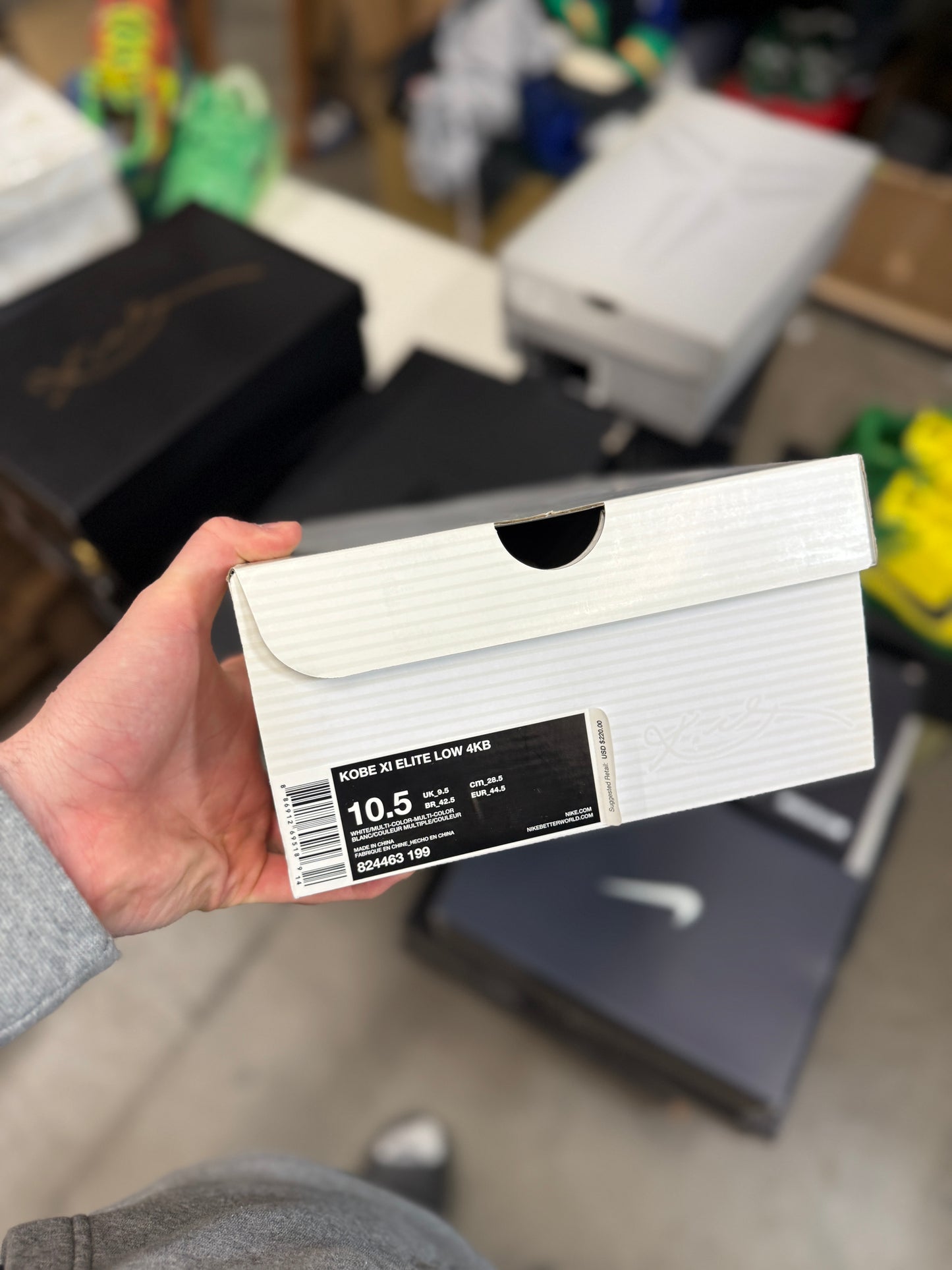 Kobe 11 White horse 4KB