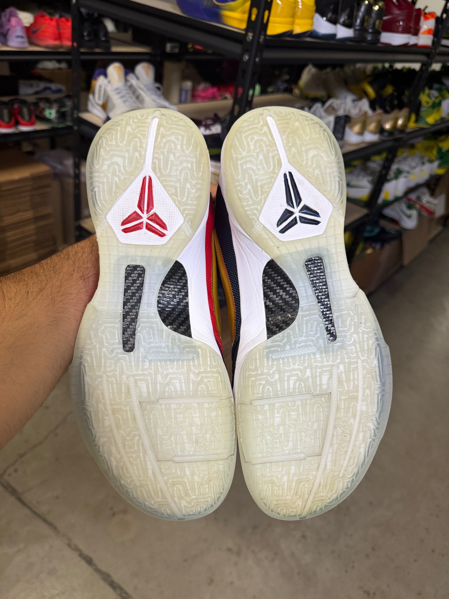 Kobe 5 Undefeated (13)