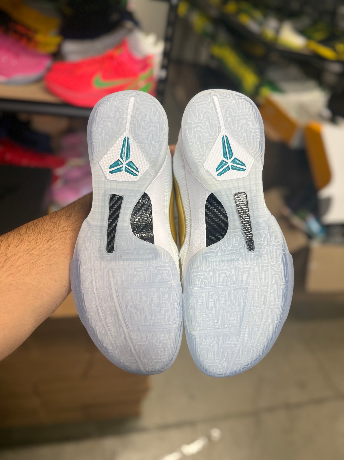 Kobe 5 Undefeated (13)