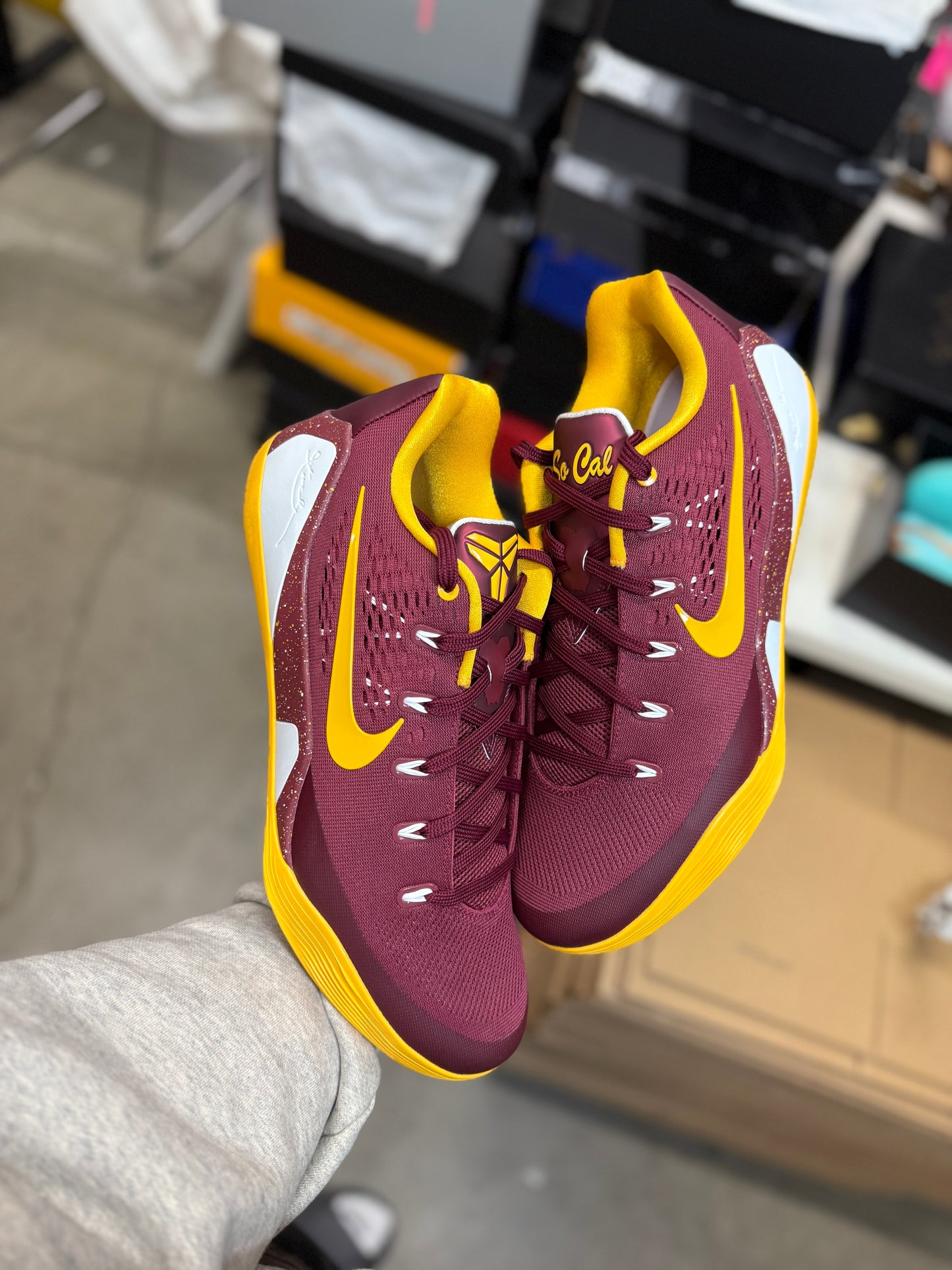 Kobe 9 USC PE (13.5)