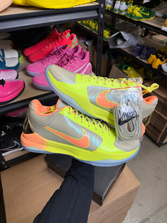 Kobe 5 Academy (11.5)