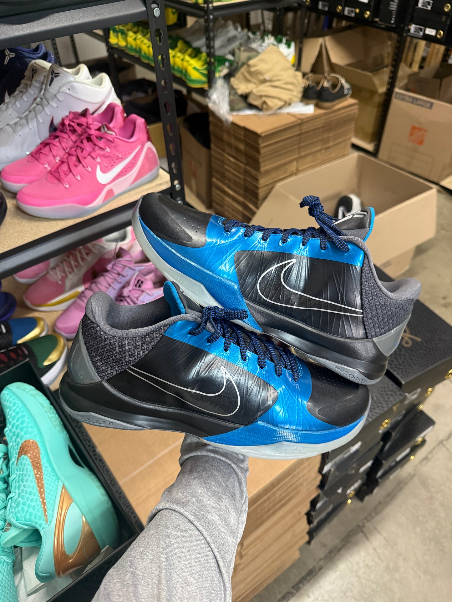 Kobe 5 Dark Knight (13)