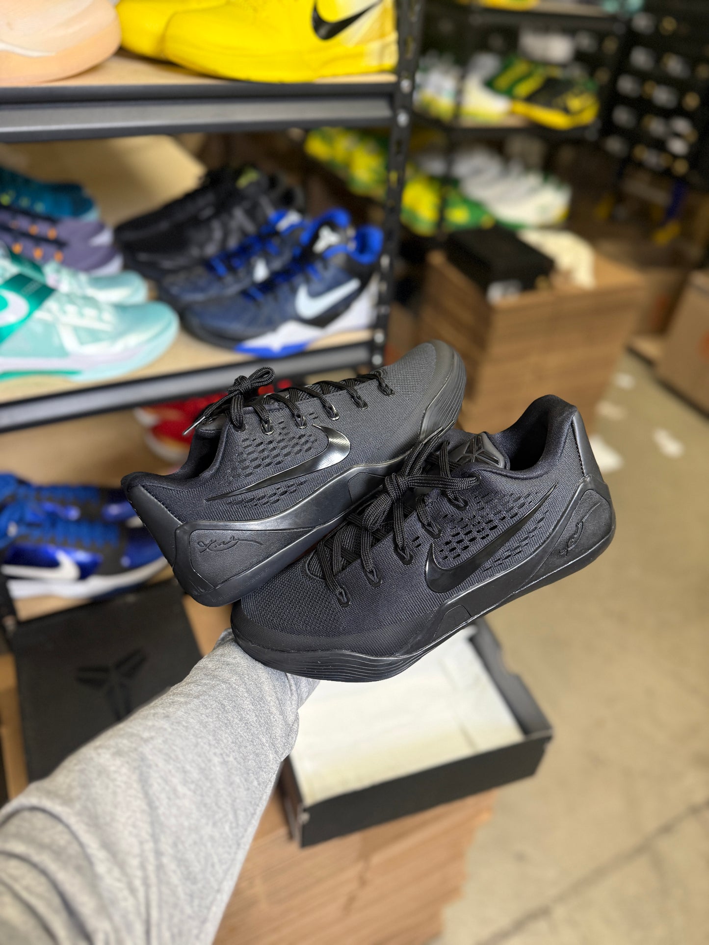 Kobe 9 Blackout Tb (10)