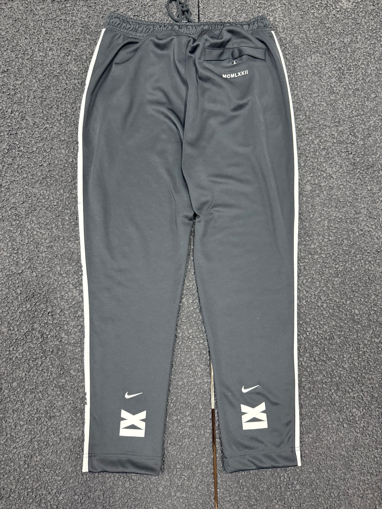 Eybl sweats (XL)