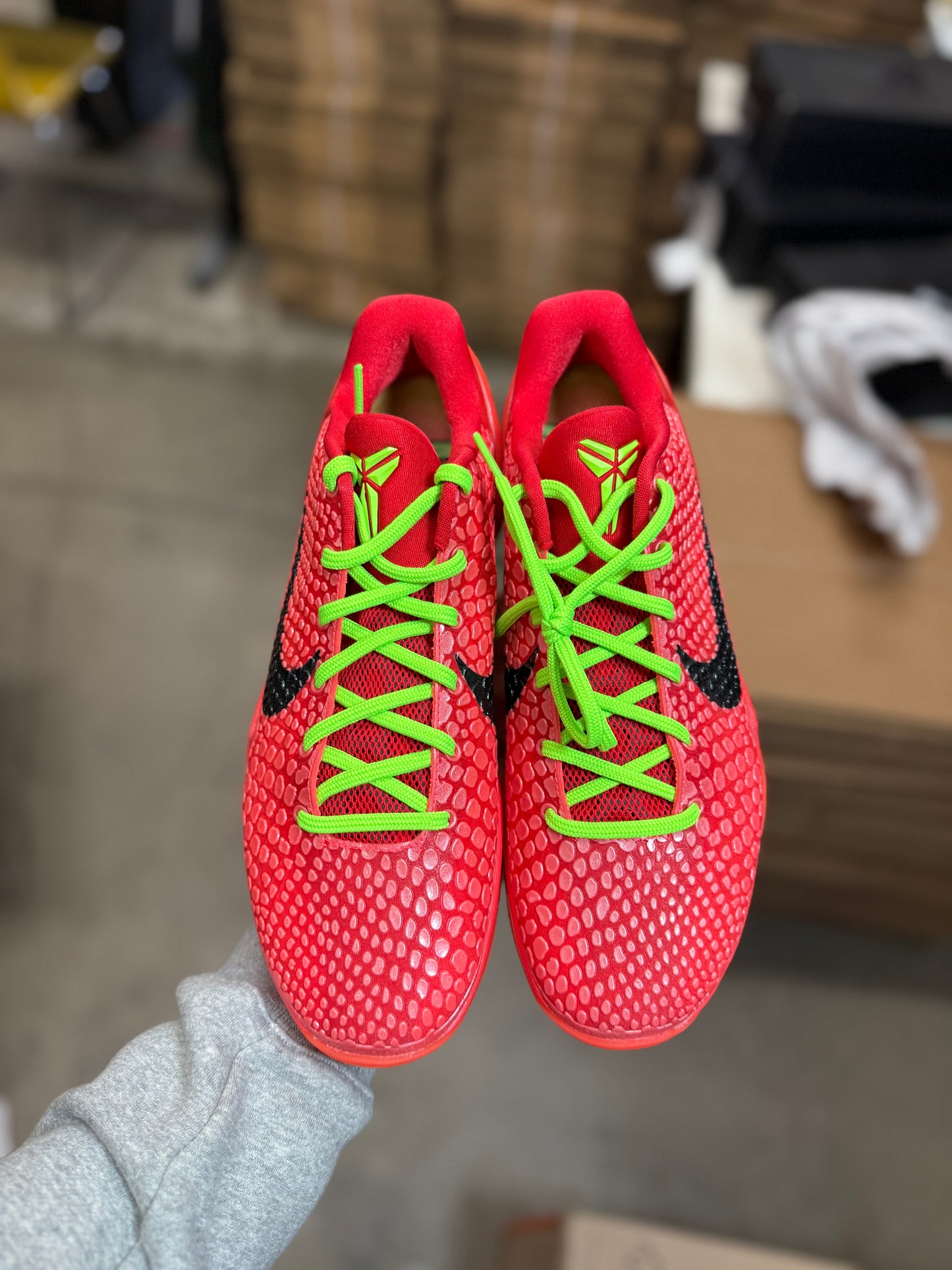 Kobe 6 Reverse Grinch (9)