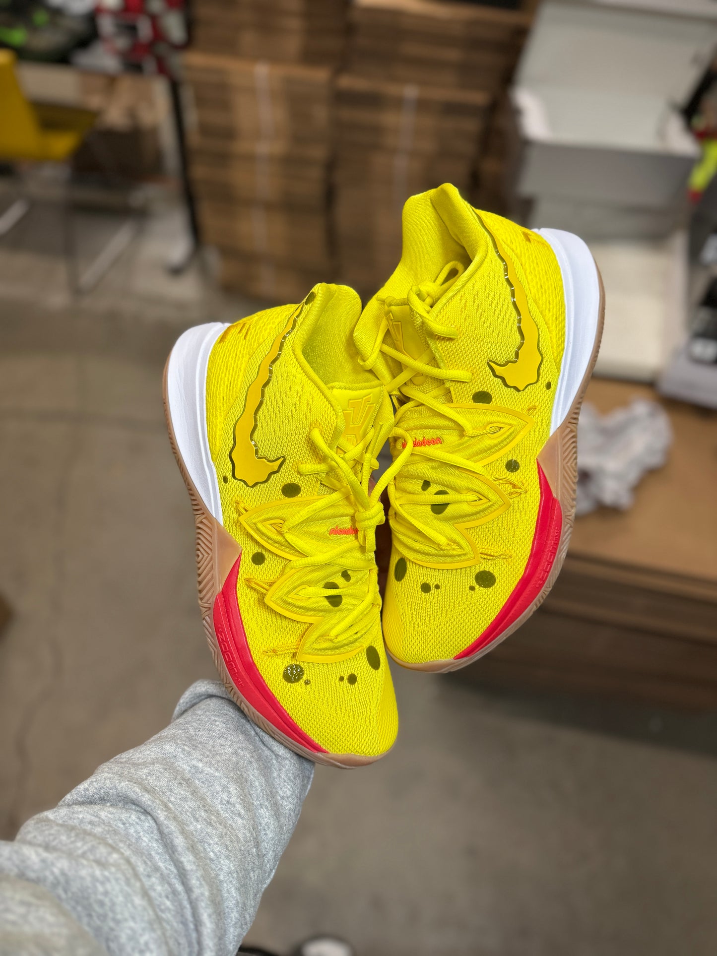 Kyrie SpongeBob (11.5)