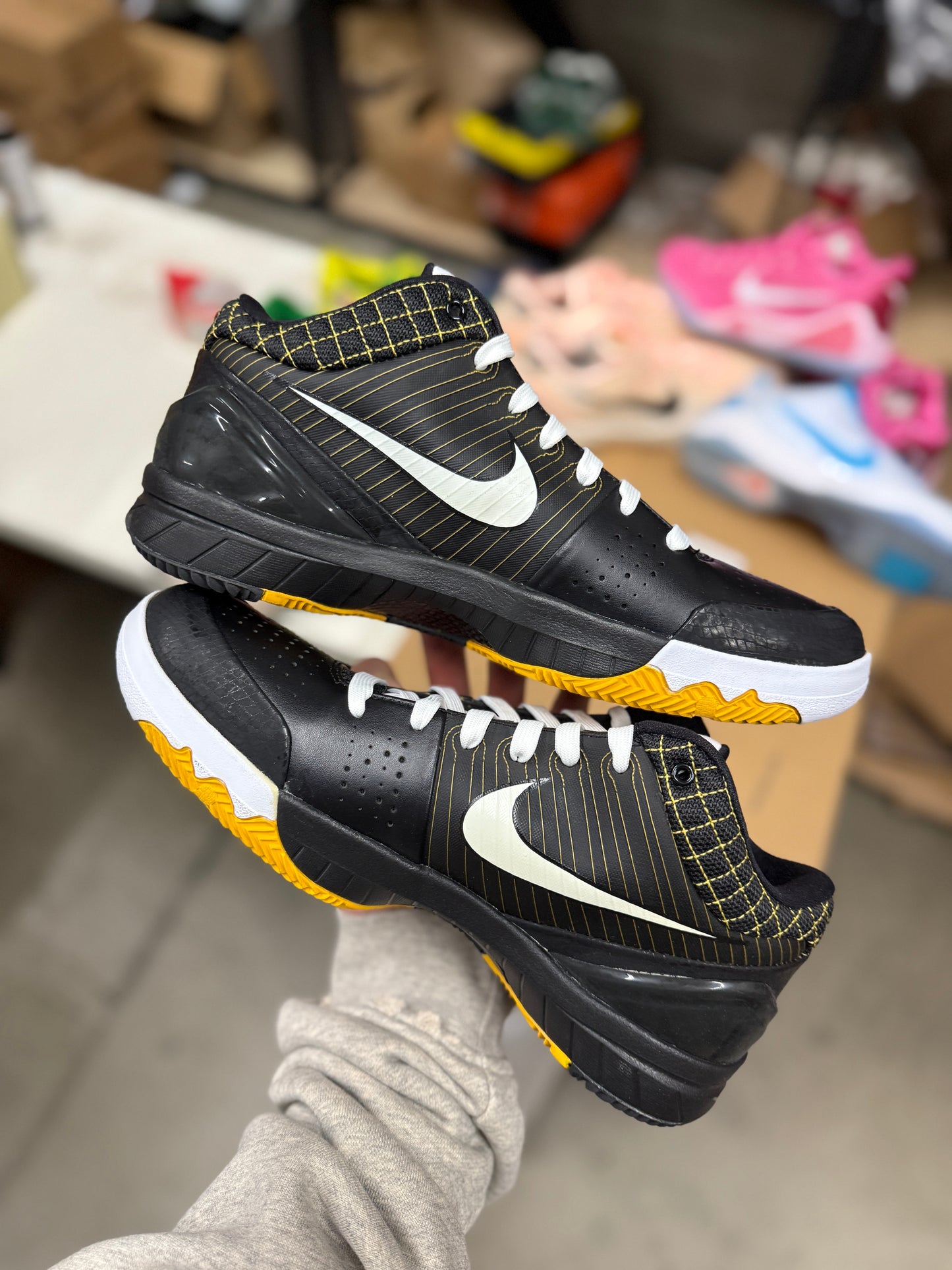 Kobe 4 Del sol (size 9.5)